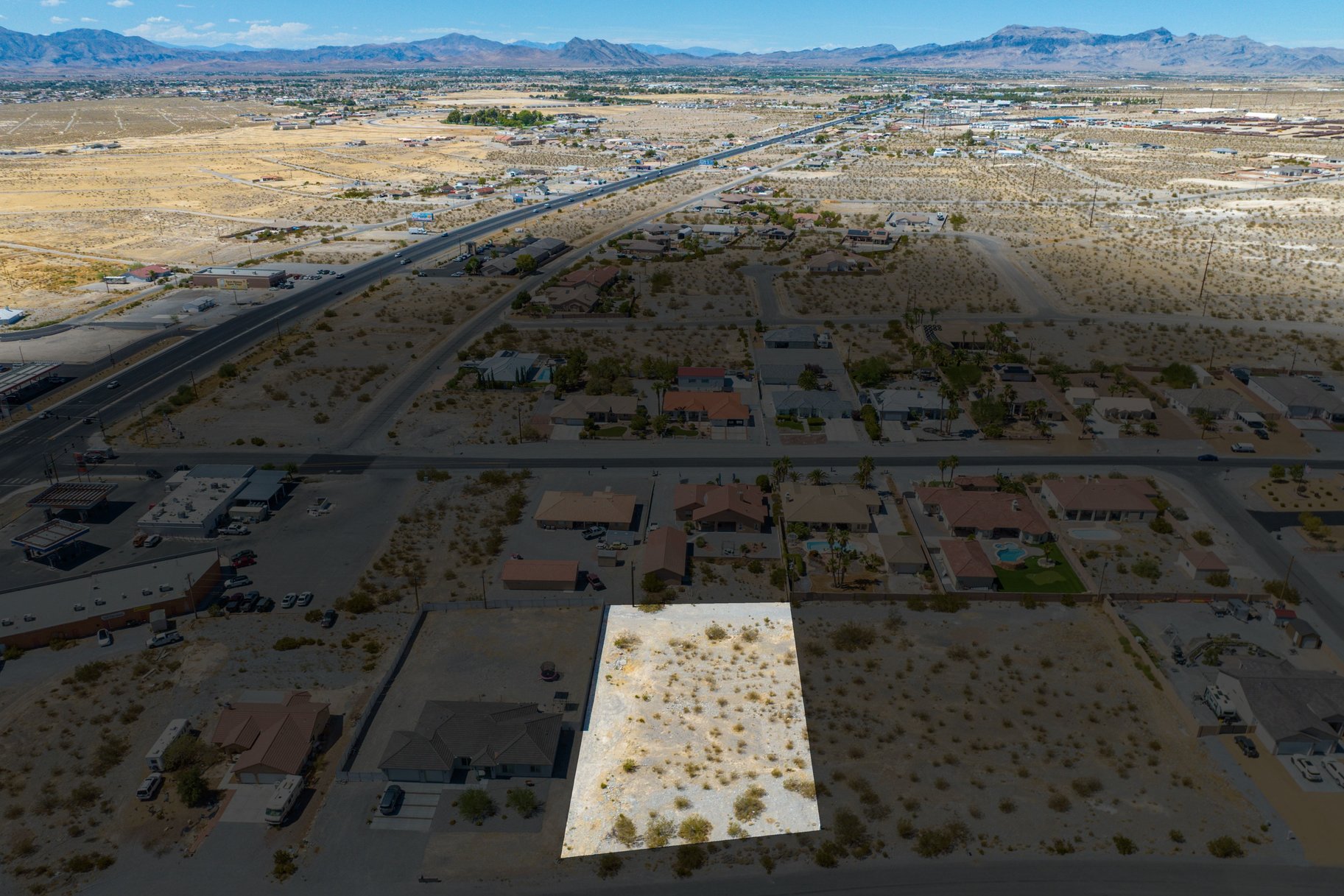  Expansive and Rare Oversized 0.58-Acre Parcel - 物件實景