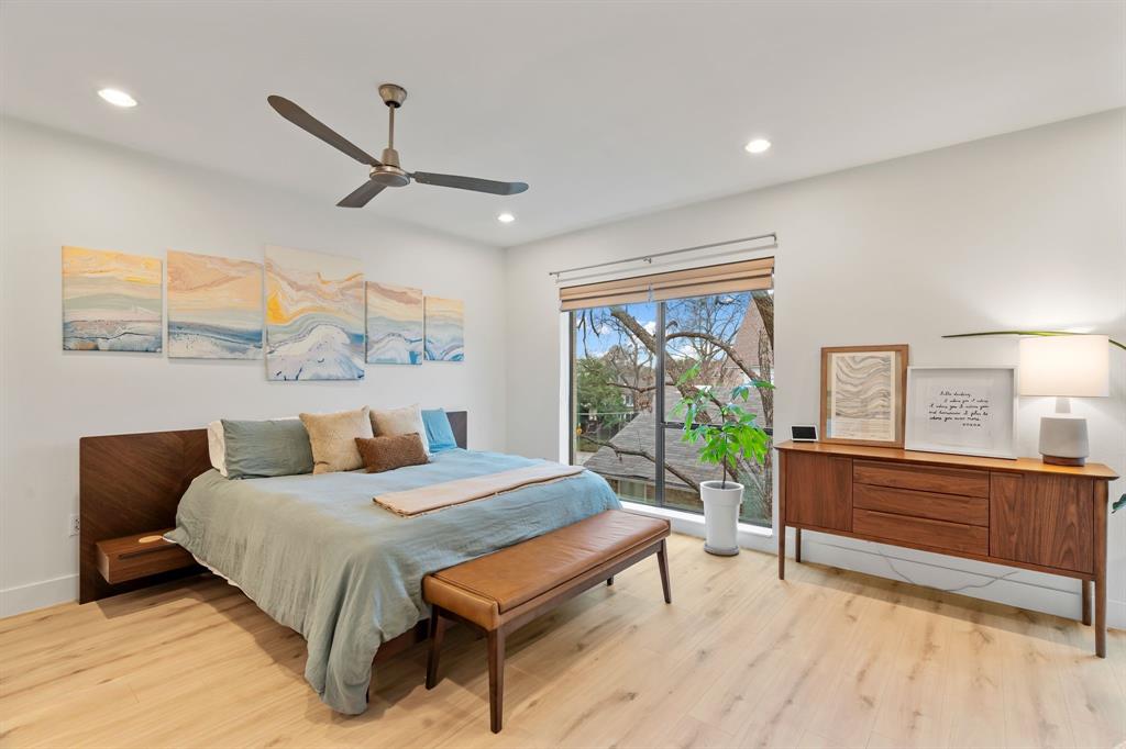 Dallas, Texas, 75219, United States, 2 Bedrooms Bedrooms, ,3 BathroomsBathrooms,Residential,For Sale,1911883