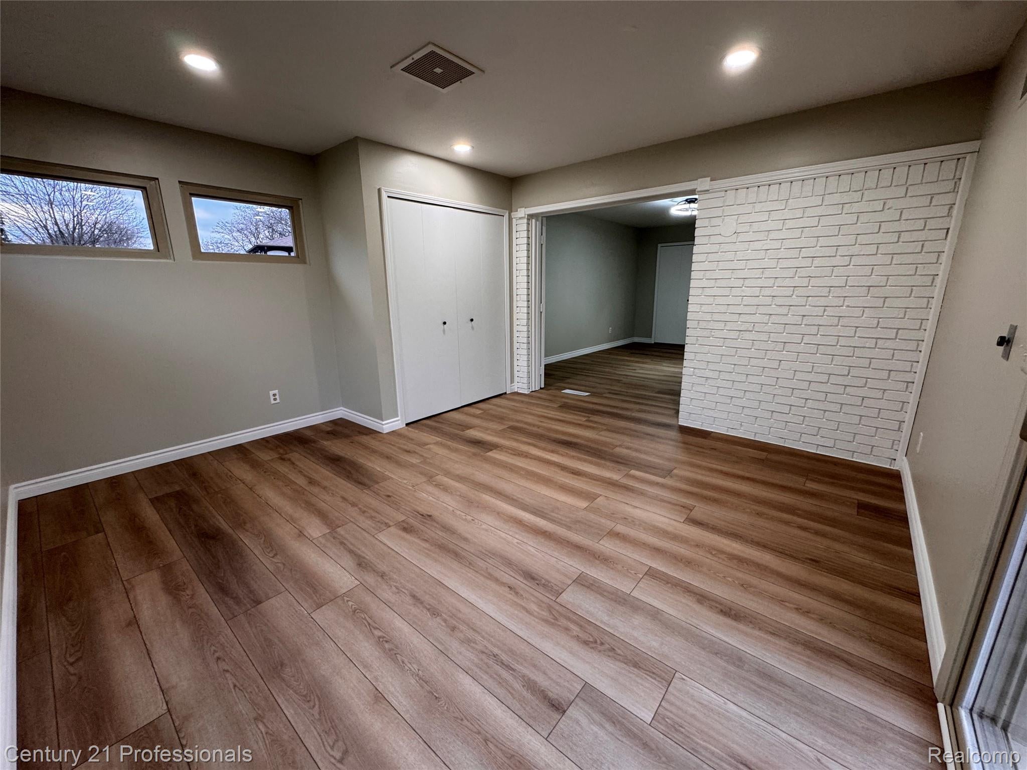 Troy, Michigan, 48085, United States, 4 Bedrooms Bedrooms, ,3 BathroomsBathrooms,Residential,For Sale,2009052