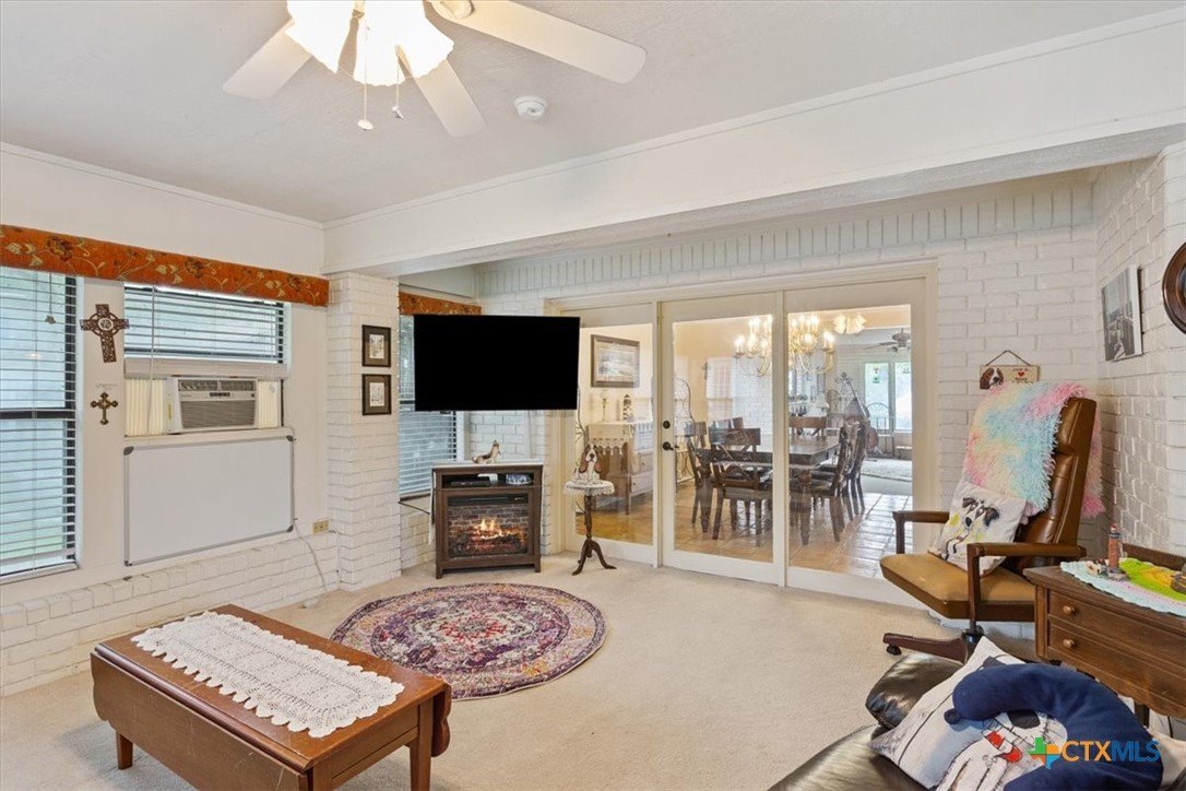 Salado, Texas, 76571, United States, 3 Bedrooms Bedrooms, ,3 BathroomsBathrooms,Residential,For Sale,1976351