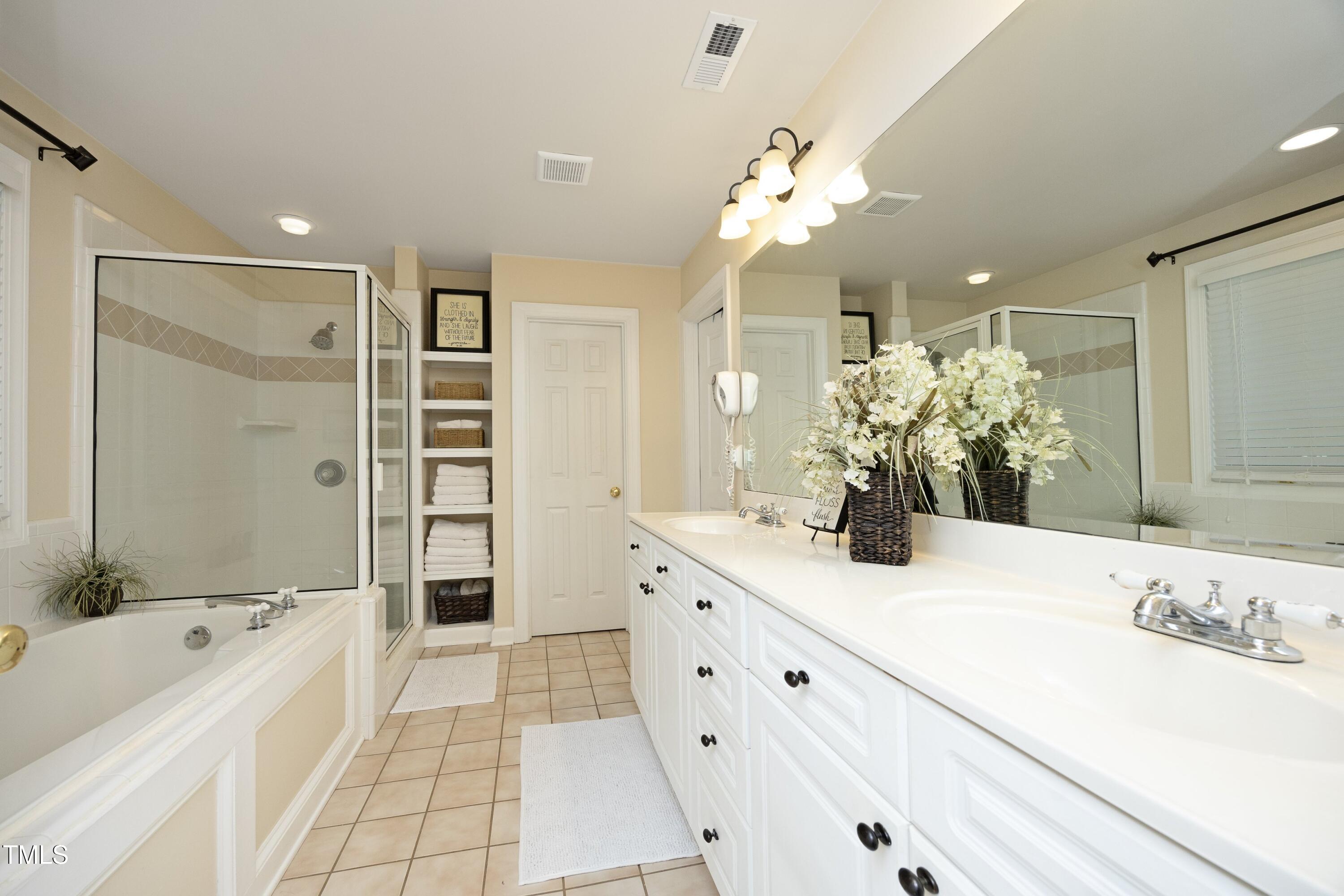 Wake Forest, North Carolina, 27587, United States, 3 Bedrooms Bedrooms, ,3 BathroomsBathrooms,Residential,For Sale,1903588