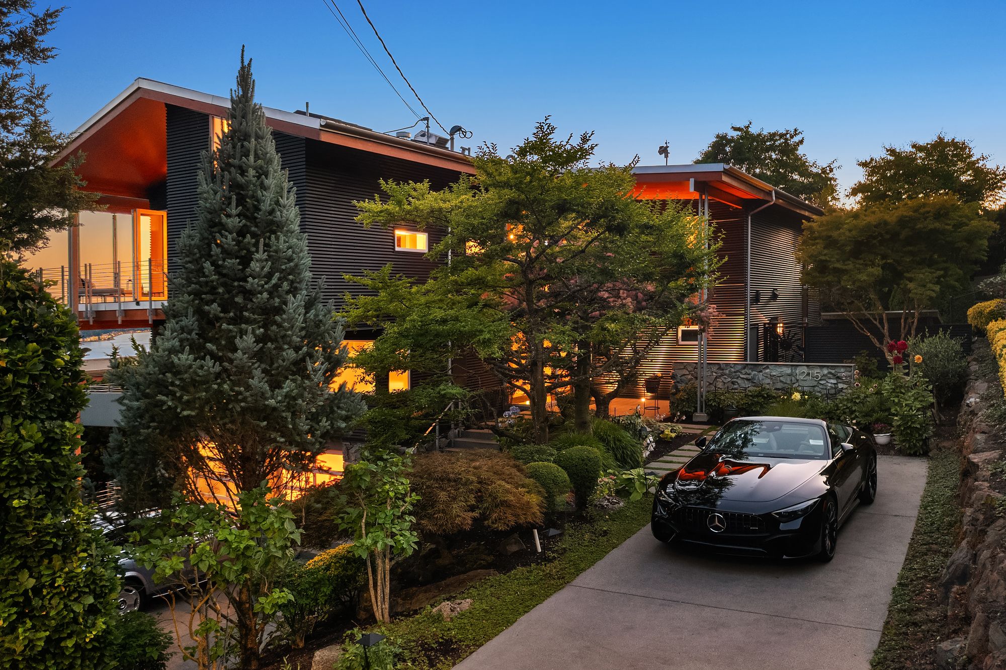  1215 Warren Ave N, Seattle, WA 98109 - 物件實景
