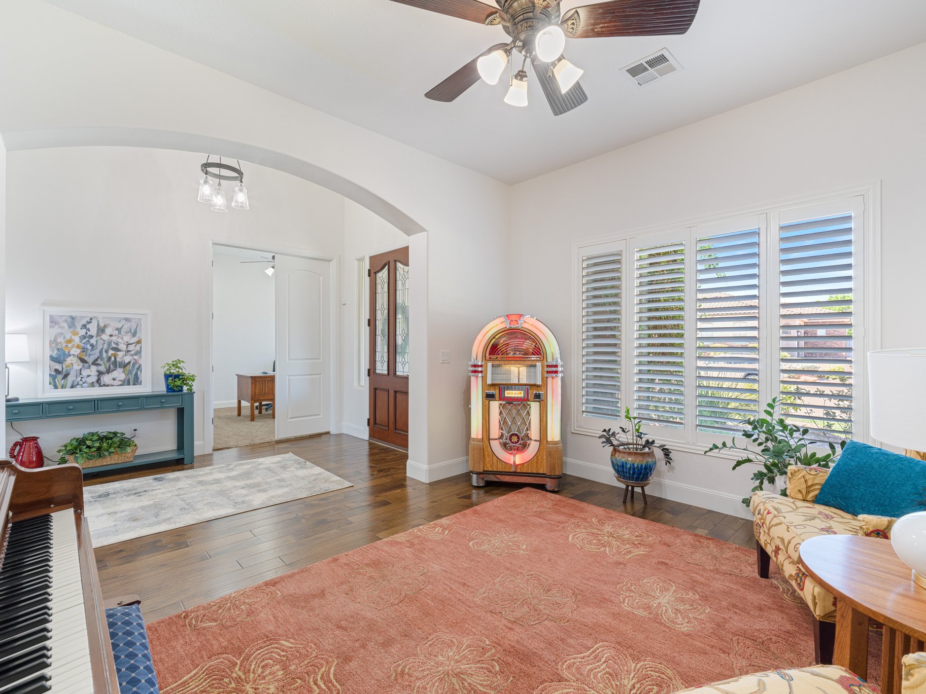  Single-Level Living with Private Pool & Rare 6-Car Garage in Green Springs - 物件實景