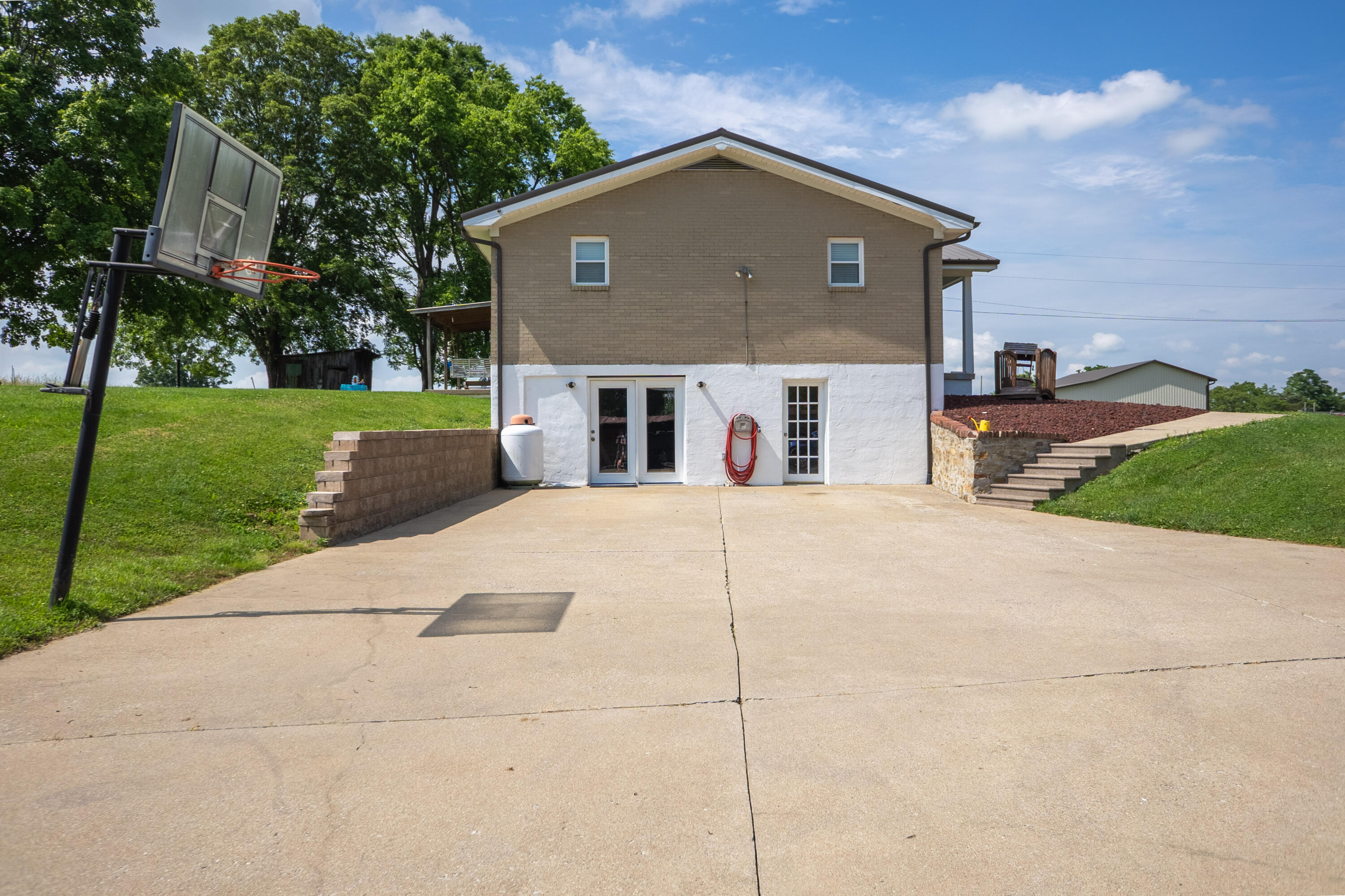 Paint Lick, Kentucky, 40461, United States, 5 Bedrooms Bedrooms, ,1 BathroomBathrooms,Residential,For Sale,1847619