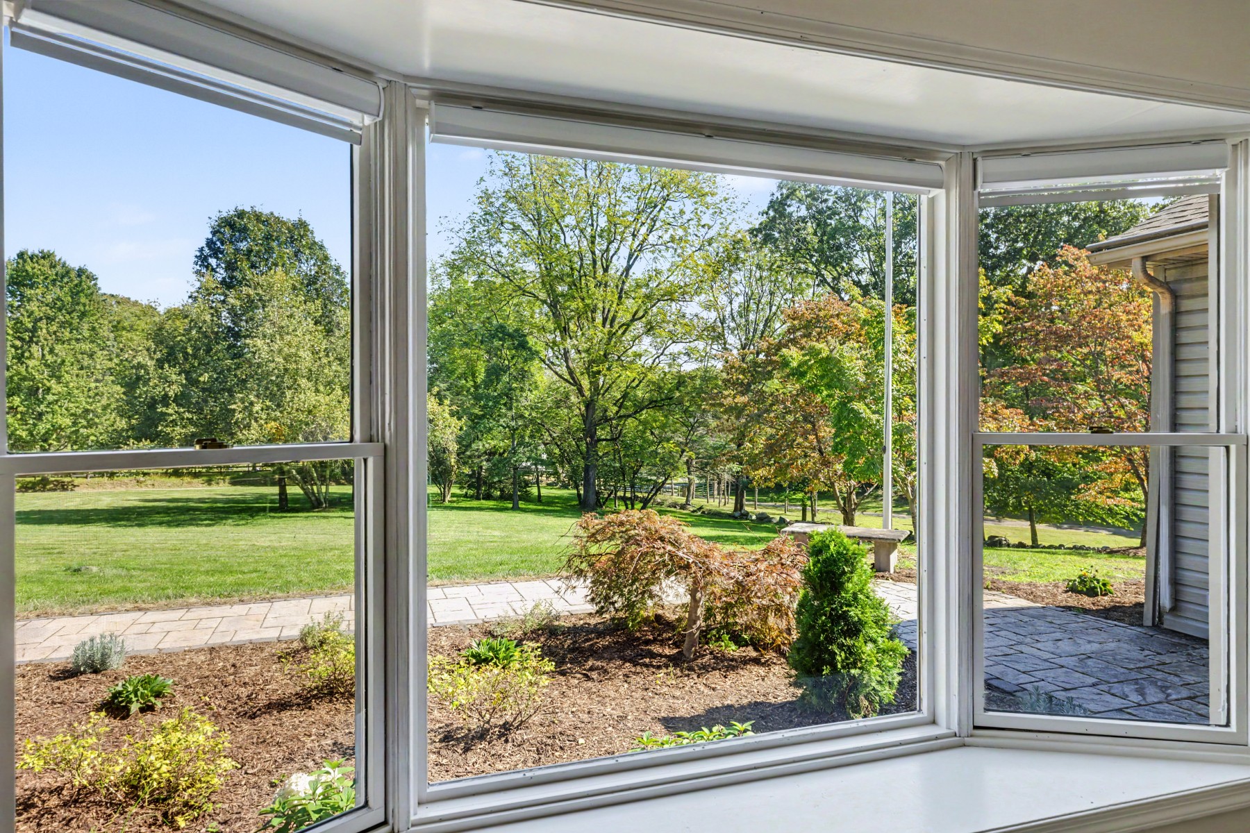  Thoughtfully Improved Ranch Home Tucked Away on 6.3 Private Acres - 物件實景