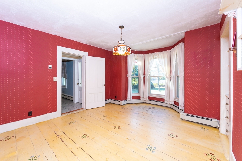 Billerica, Massachusetts, 01821, United States, 3 Bedrooms Bedrooms, ,2 BathroomsBathrooms,Residential,For Sale,1991745