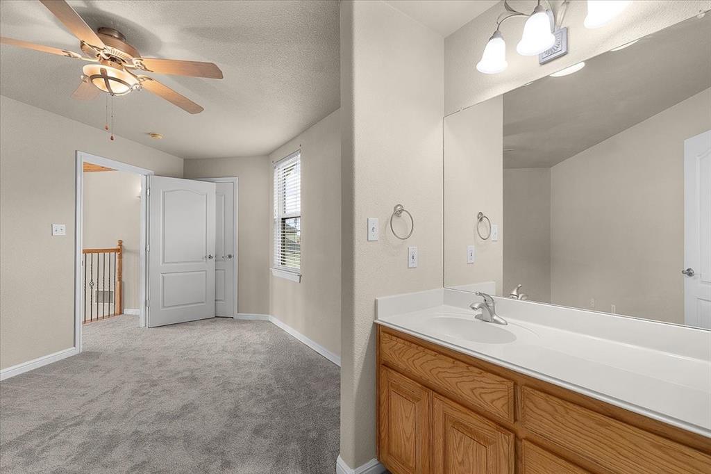Weatherford, Texas, 76087, United States, 4 Bedrooms Bedrooms, ,4 BathroomsBathrooms,Residential,For Sale,2040291