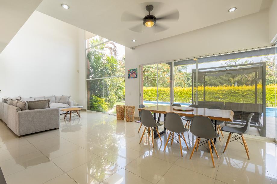 Emiliano Zapata, Morelos, 62765, Mexico, 5 Bedrooms Bedrooms, ,6 BathroomsBathrooms,Residential,For Sale,1965524