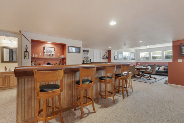 St Charles, Illinois, 60175, United States, 5 Bedrooms Bedrooms, ,3 BathroomsBathrooms,Residential,For Sale,1935414