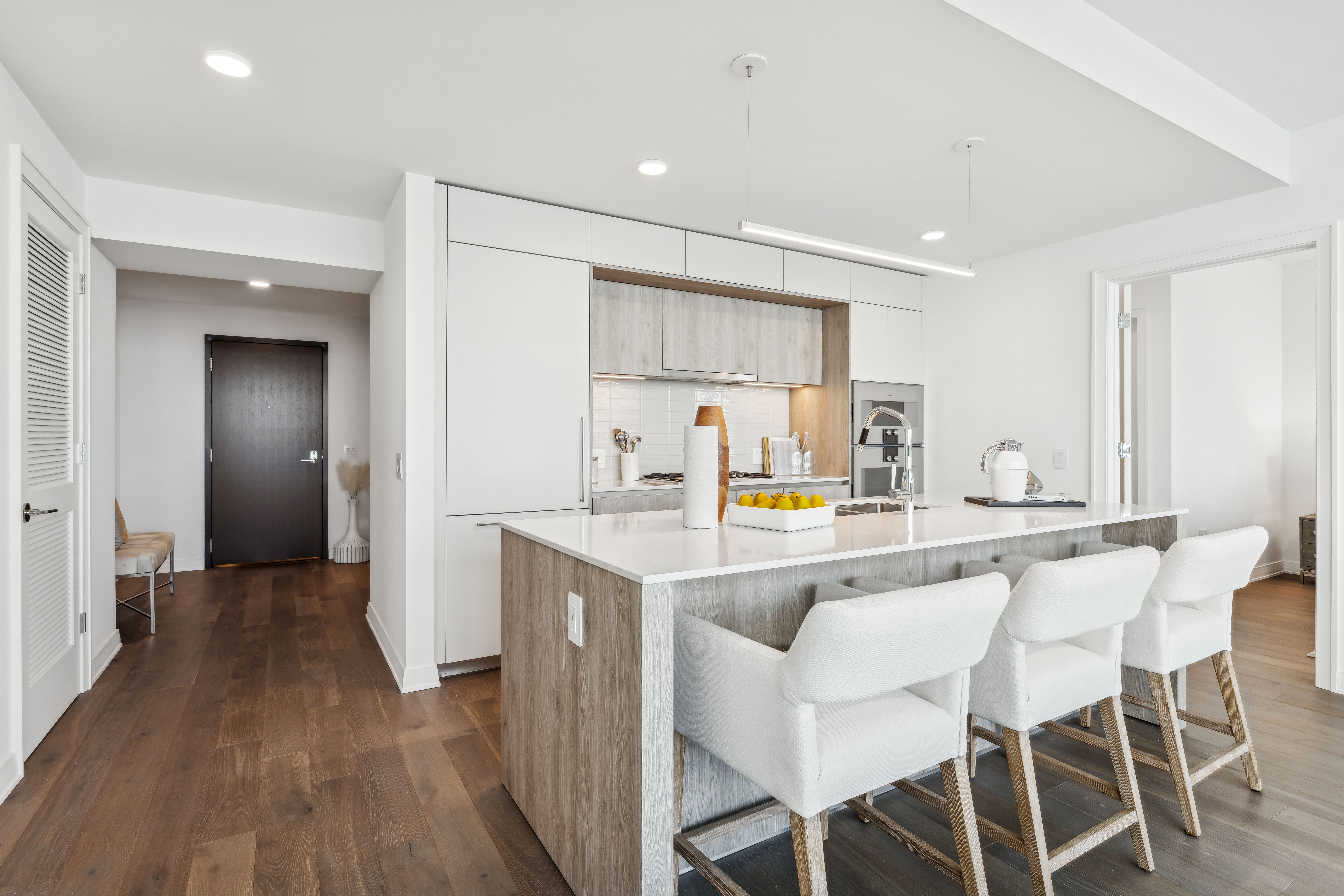  Experience Luxury Resort-style Lakefront Living at Cirrus - 物件實景