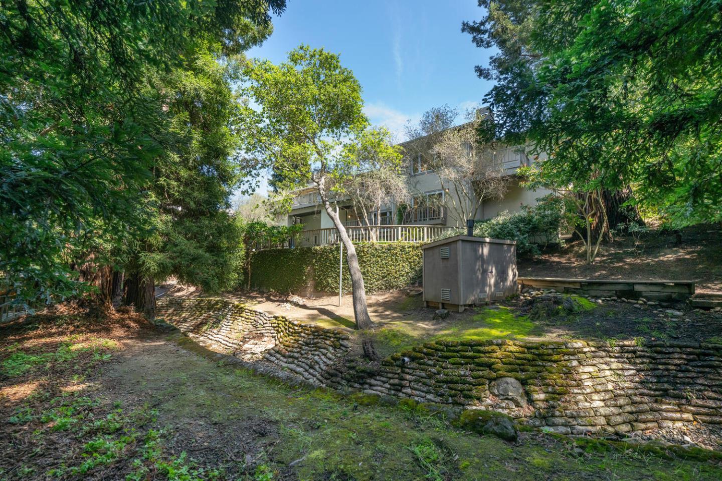 Hillsborough, California, 94010, United States, 4 Bedrooms Bedrooms, ,6 BathroomsBathrooms,Residential,For Sale,1941061