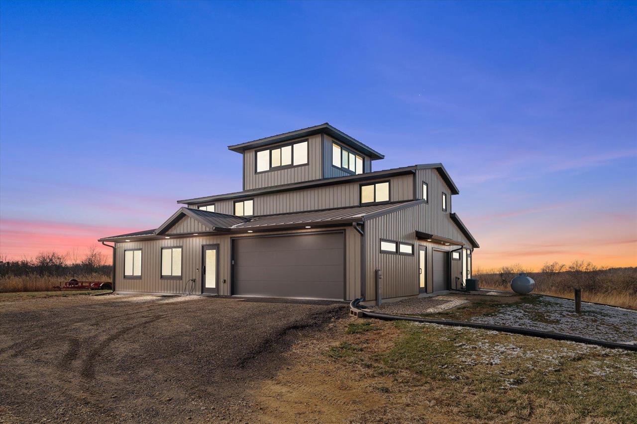 Muscoda, Wisconsin, 53573, United States, 3 Bedrooms Bedrooms, ,3 BathroomsBathrooms,Residential,For Sale,1990387