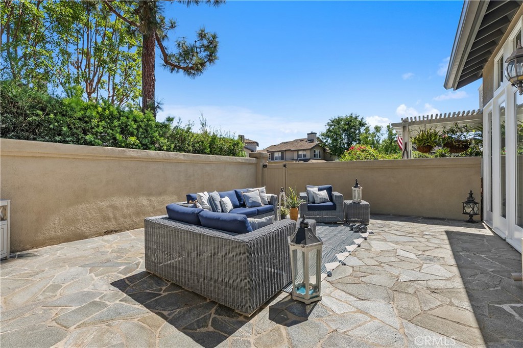 Laguna Niguel, California, 92677, United States, 2 Bedrooms Bedrooms, ,2 BathroomsBathrooms,Residential,For Sale,1947960