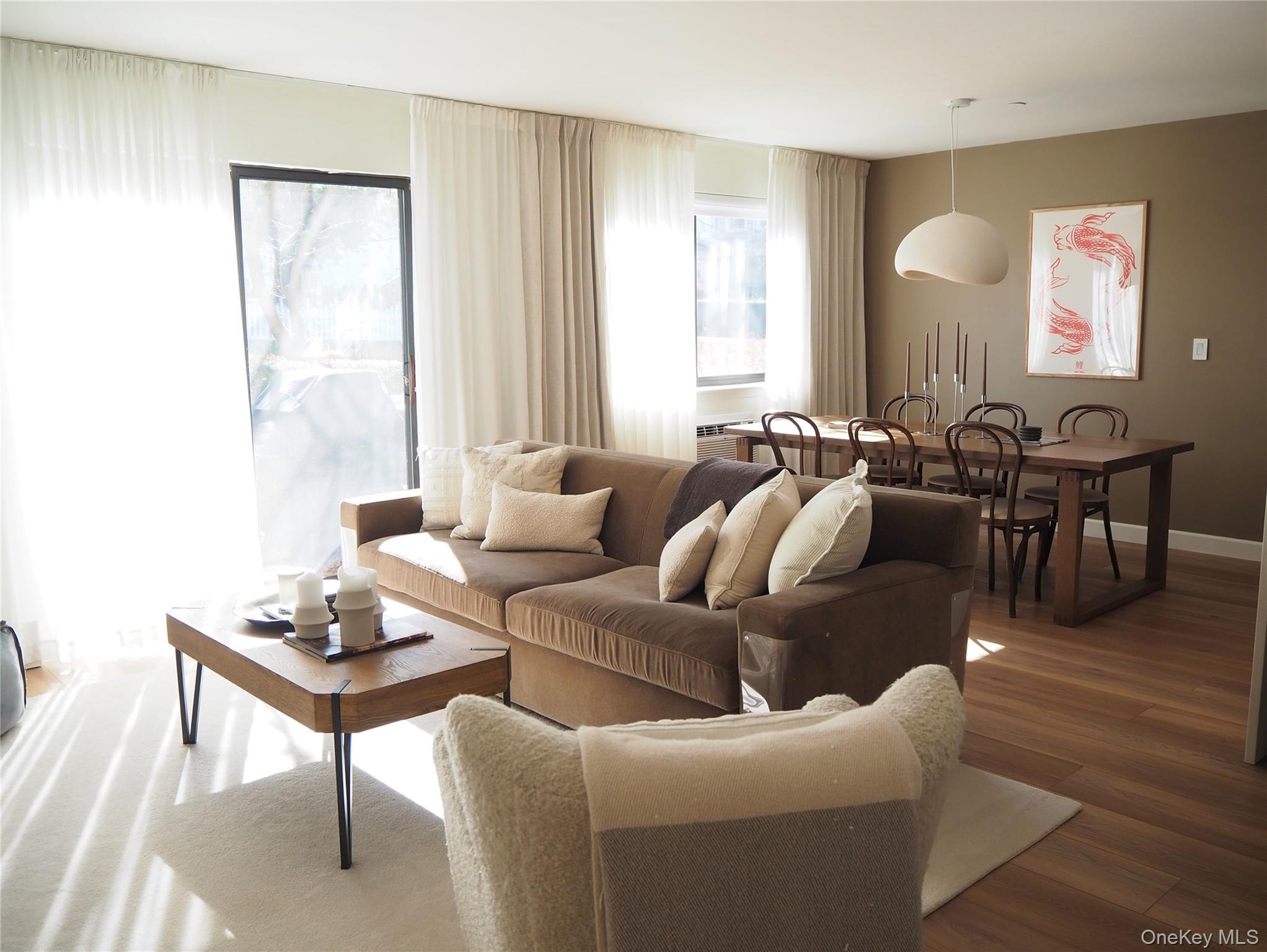 White Plains, New York, 10605, United States, 1 Bedroom Bedrooms, ,2 BathroomsBathrooms,Residential,For Sale,1988254