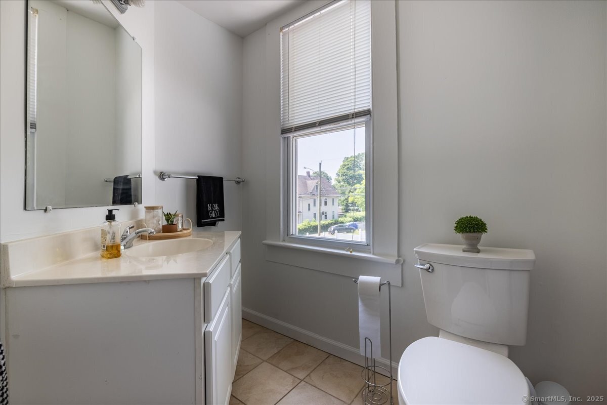 Fairfield, Connecticut, 06825, United States, 4 Bedrooms Bedrooms, ,4 BathroomsBathrooms,Residential,For Sale,1951658