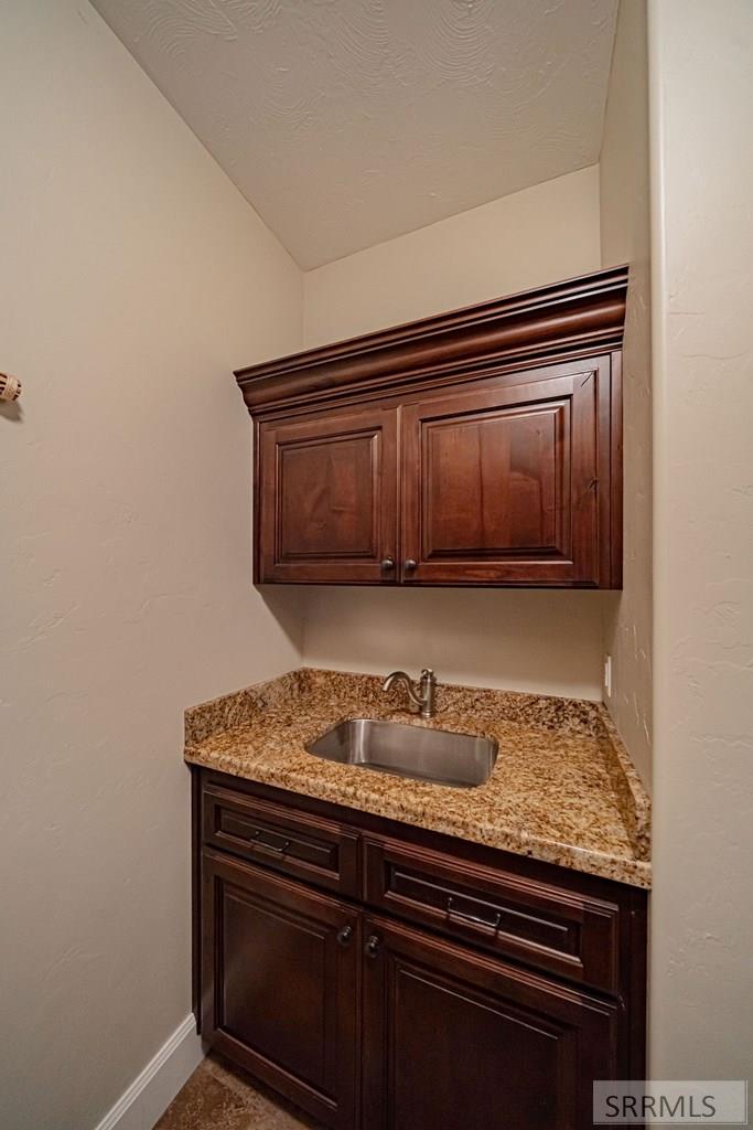 IDAHO FALLS, Idaho, 83404, United States, 4 Bedrooms Bedrooms, ,3 BathroomsBathrooms,Residential,For Sale,1873456