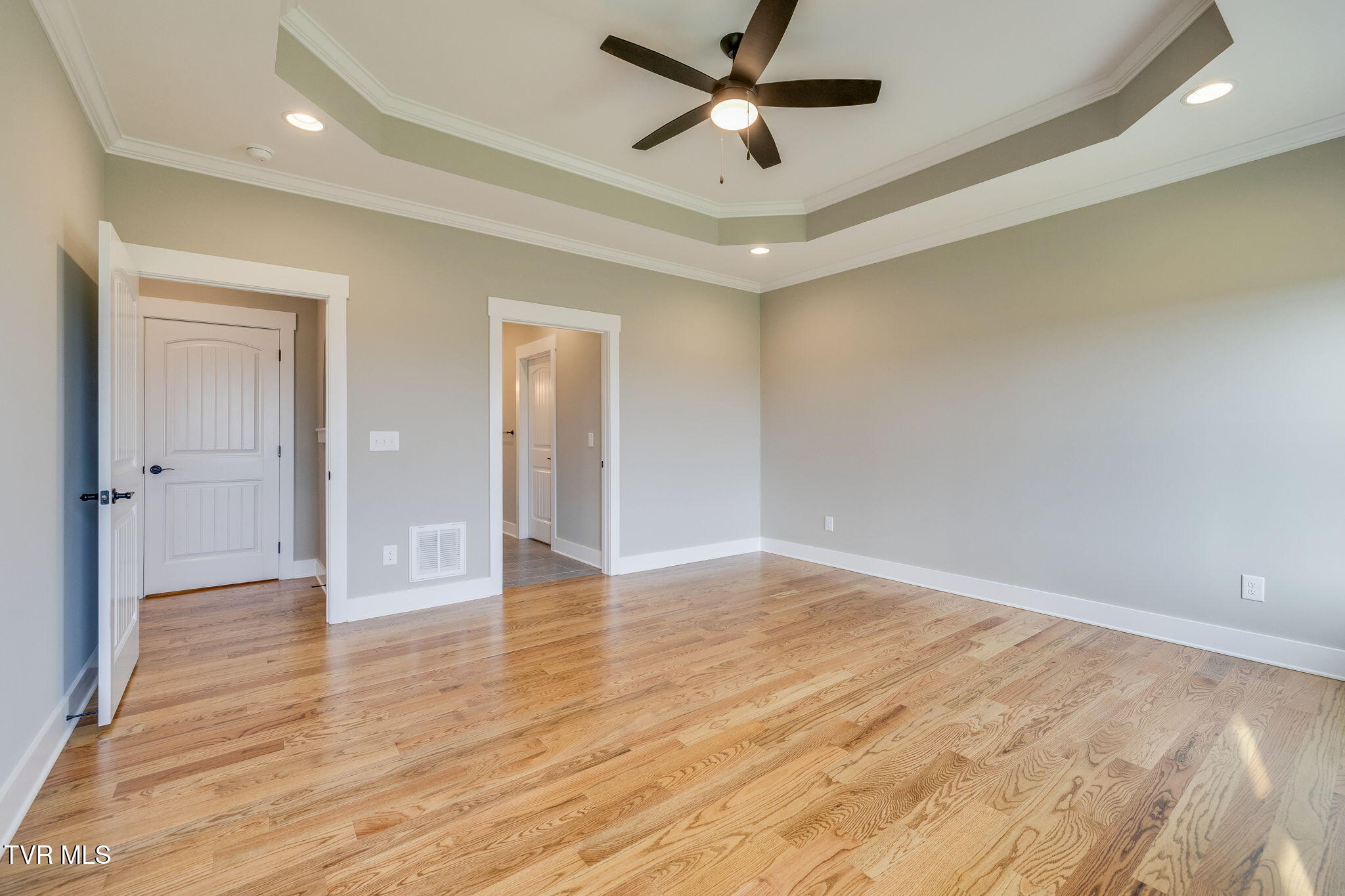 Jonesborough, Tennessee, 37659, United States, 4 Bedrooms Bedrooms, ,3 BathroomsBathrooms,Residential,For Sale,1974561