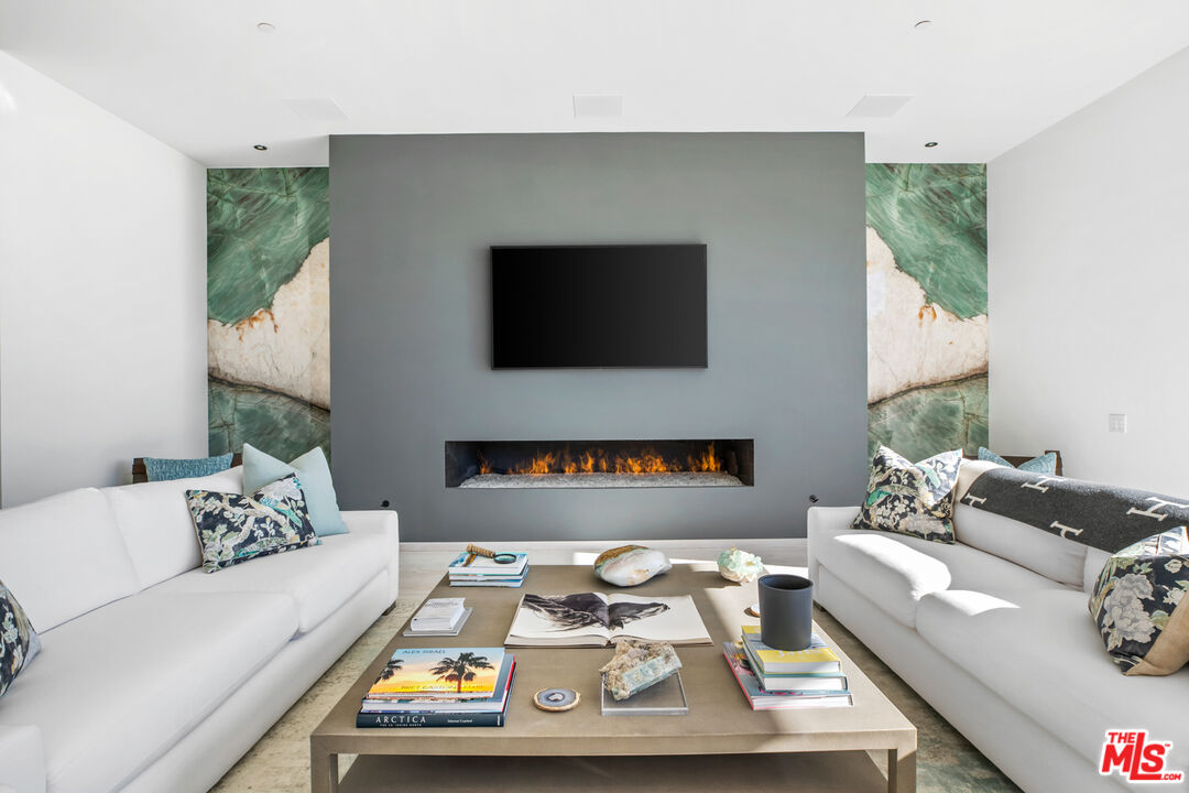 Malibu, California, 90265, United States, 3 Bedrooms Bedrooms, ,4 BathroomsBathrooms,Residential,For Sale,1746173