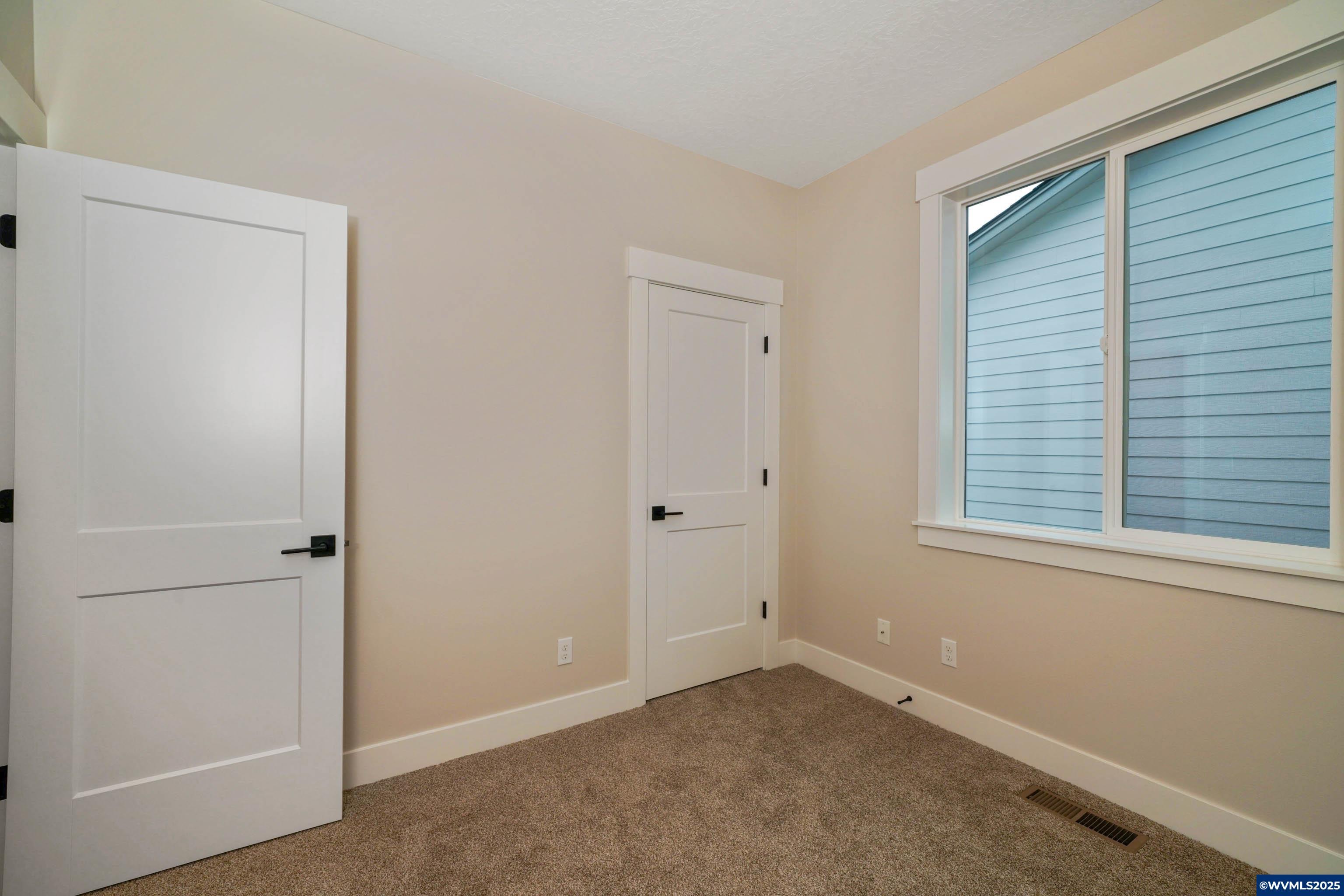 Salem, Oregon, 97306, United States, 3 Bedrooms Bedrooms, ,2 BathroomsBathrooms,Residential,For Sale,1856917