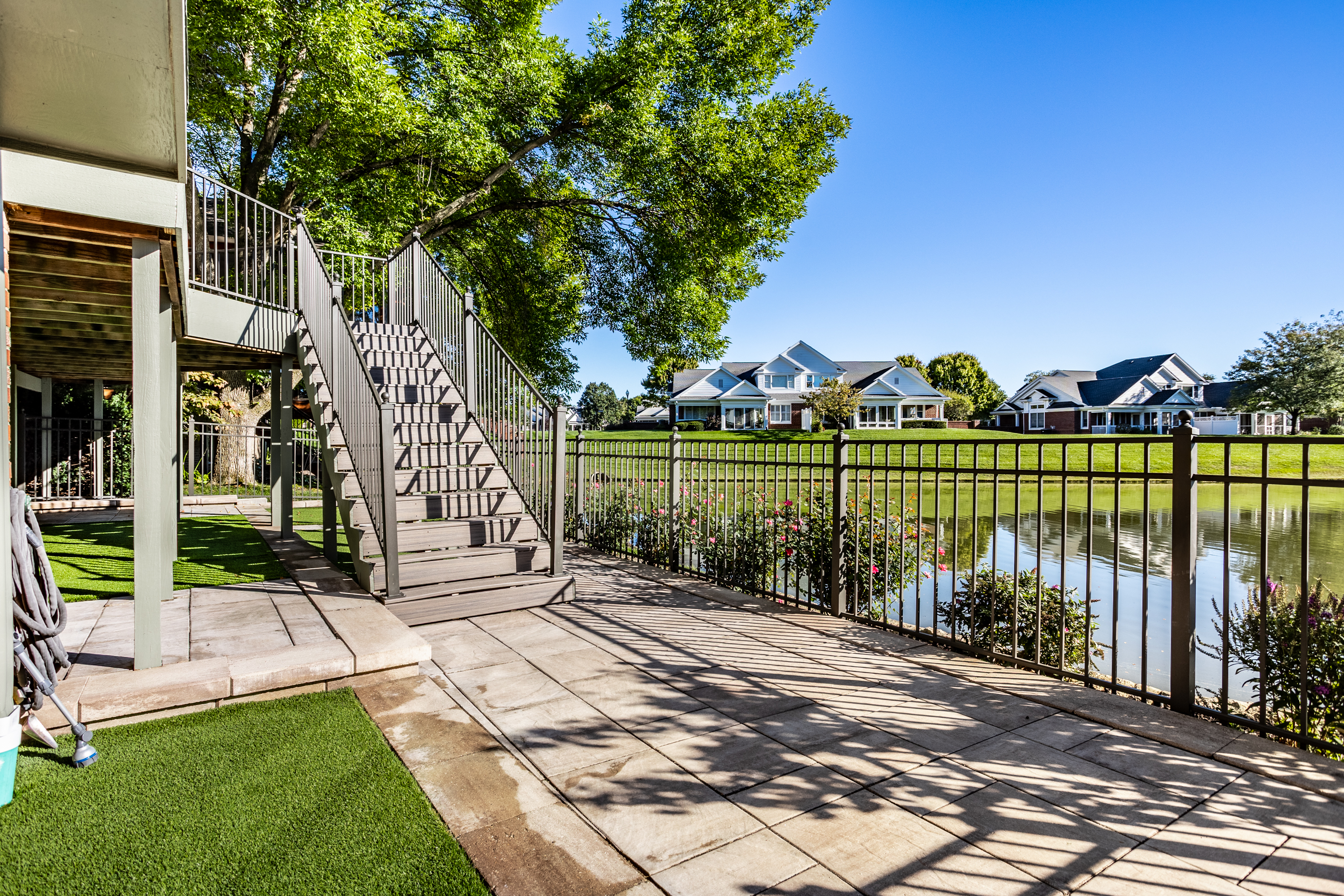  Exquisite 5 Bedroom Home with Water View in Desirable Gated Community - 物件實景