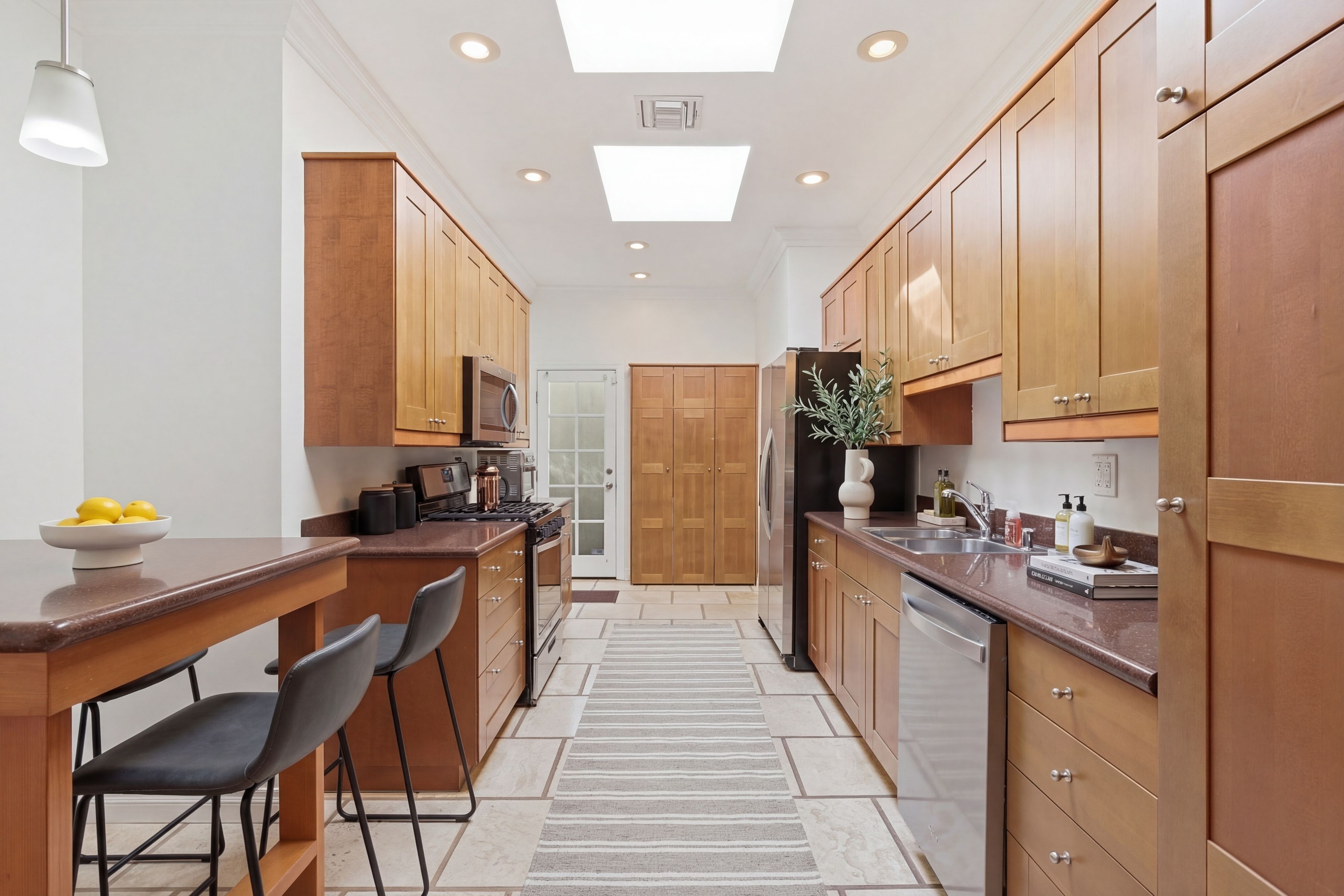  853-855 North Sweetzer Avenue - 物件實景