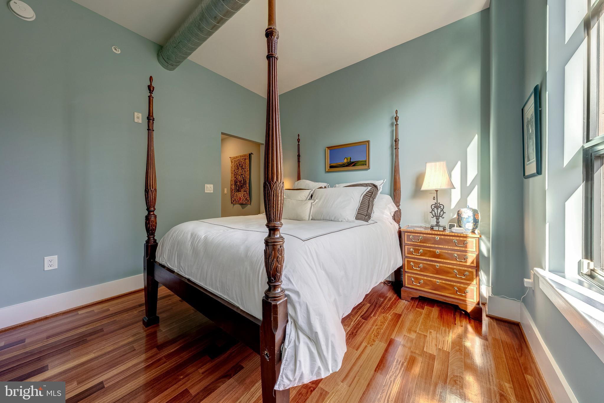 Arlington, Virginia, 22209, United States, 2 Bedrooms Bedrooms, ,2 BathroomsBathrooms,Residential,For Sale,1992776