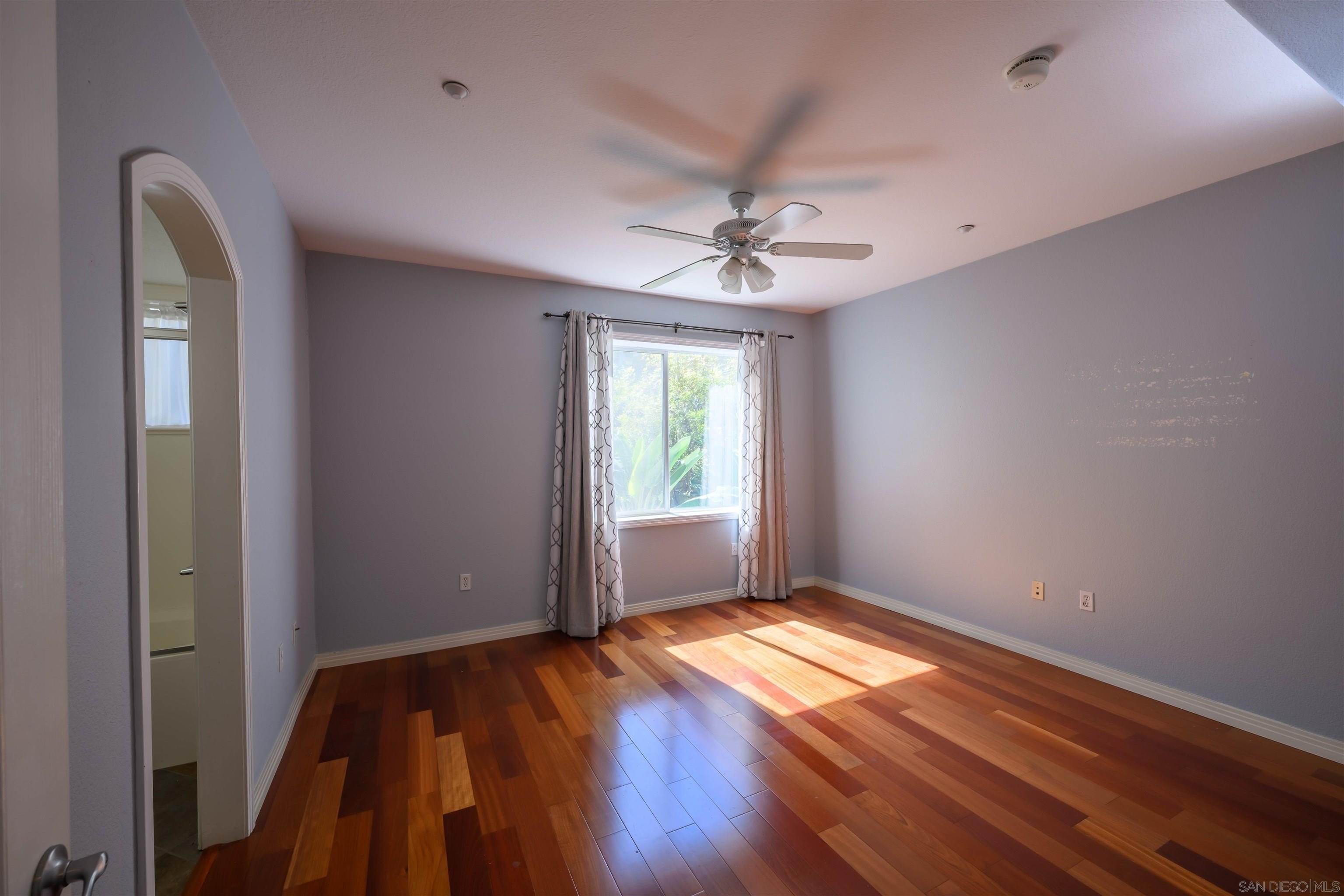 San Diego, California, 92101, United States, 2 Bedrooms Bedrooms, ,3 BathroomsBathrooms,Residential,For Sale,1713203