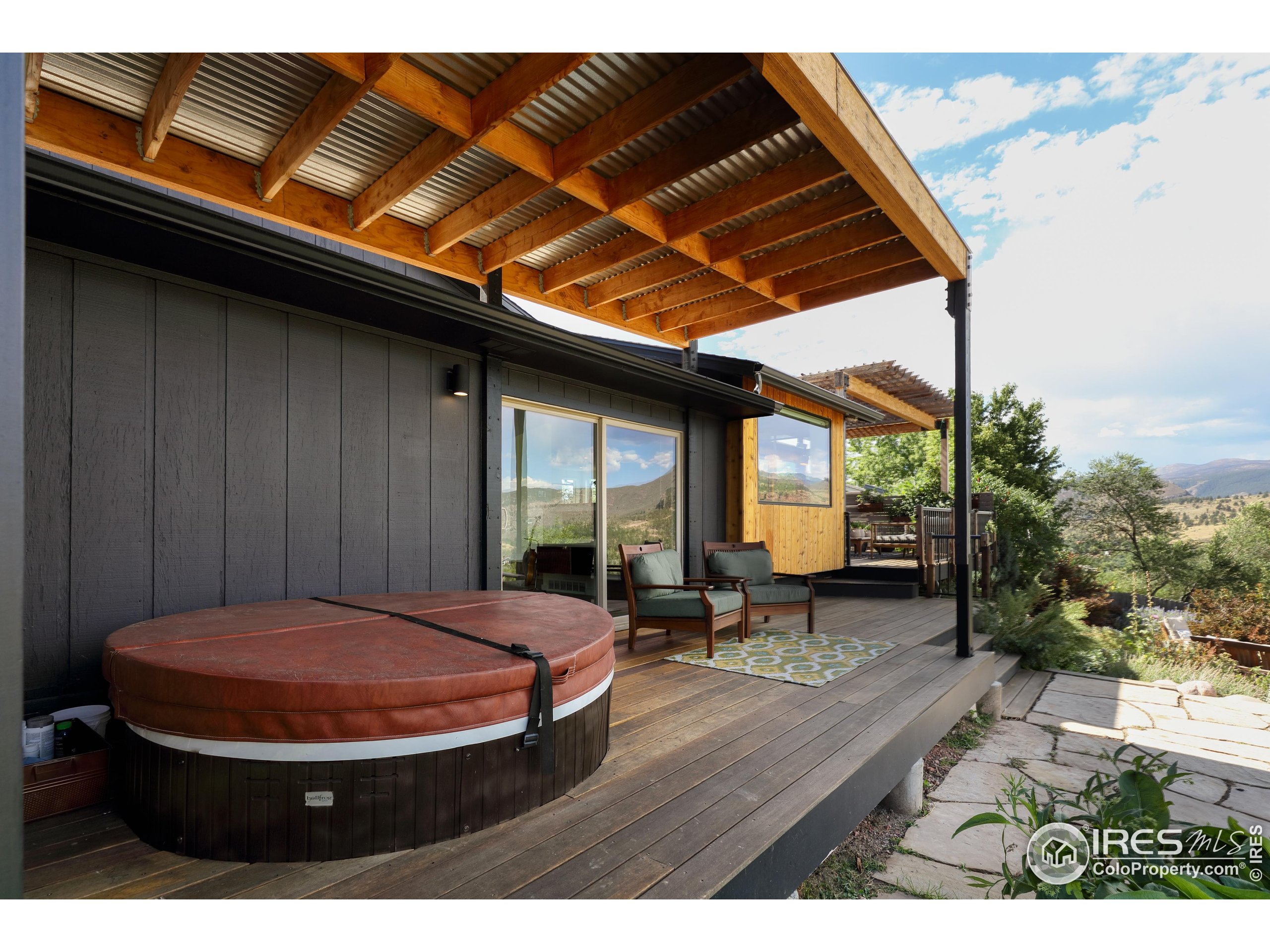 Lyons, Colorado, 80540, United States, 4 Bedrooms Bedrooms, ,2 BathroomsBathrooms,Residential,For Sale,1926189