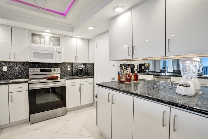 Hillsboro Beach, Florida, 33062, United States, 2 Bedrooms Bedrooms, ,2 BathroomsBathrooms,Residential,For Sale,1991245