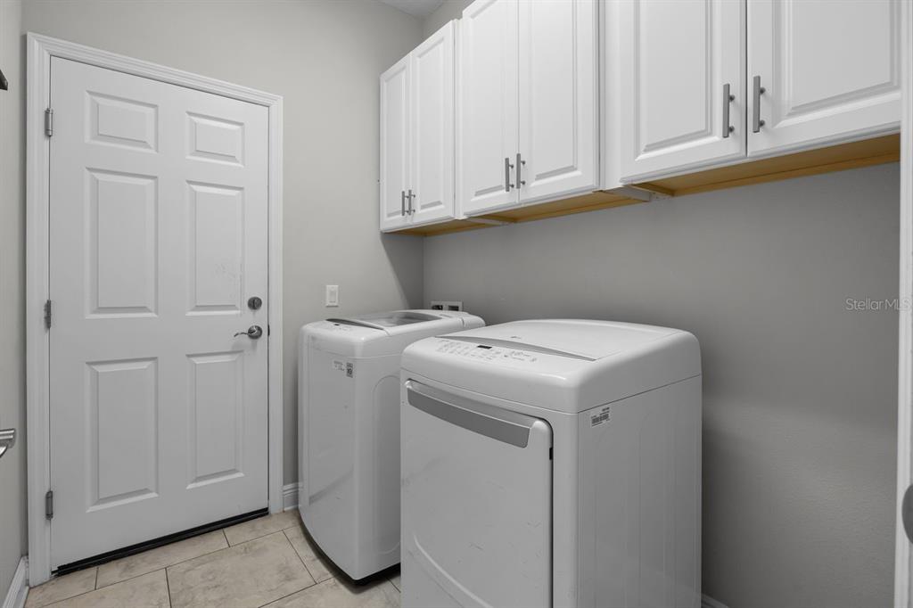 Lakeland, Florida, 33810, United States, 4 Bedrooms Bedrooms, ,3 BathroomsBathrooms,Residential,For Sale,1950901