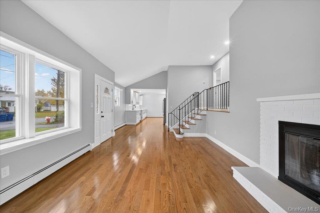 Saugerties, New York, 12477, United States, 4 Bedrooms Bedrooms, ,3 BathroomsBathrooms,Residential,For Sale,1986051