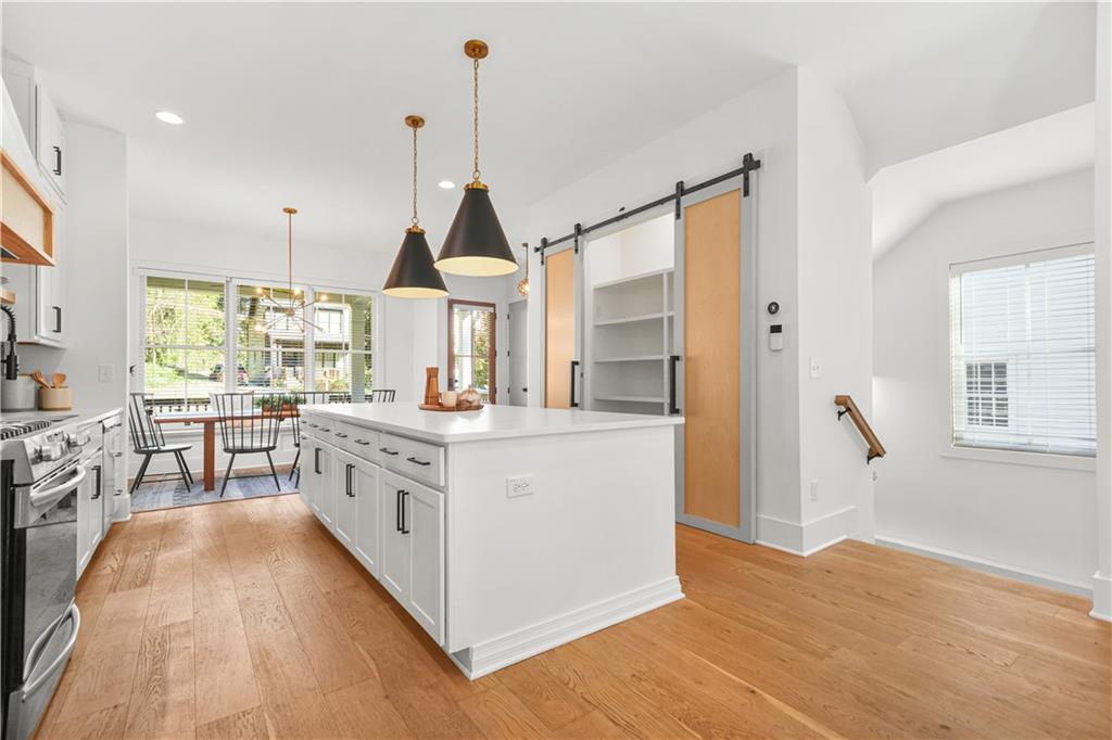 Atlanta, Georgia, 30315, United States, 3 Bedrooms Bedrooms, ,3 BathroomsBathrooms,Residential,For Sale,1966539