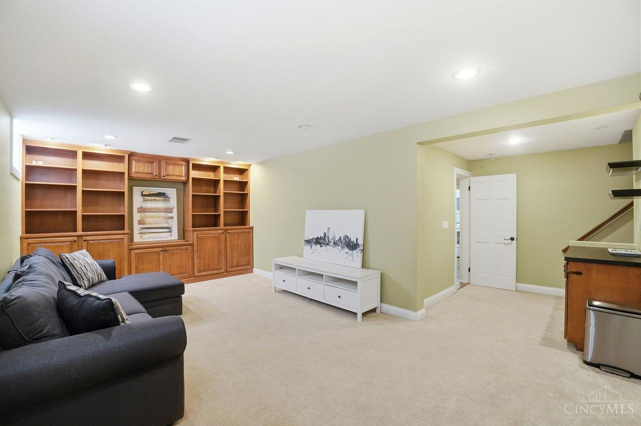 Cincinnati, Ohio, 45209, United States, 3 Bedrooms Bedrooms, ,4 BathroomsBathrooms,Residential,For Sale,2003338