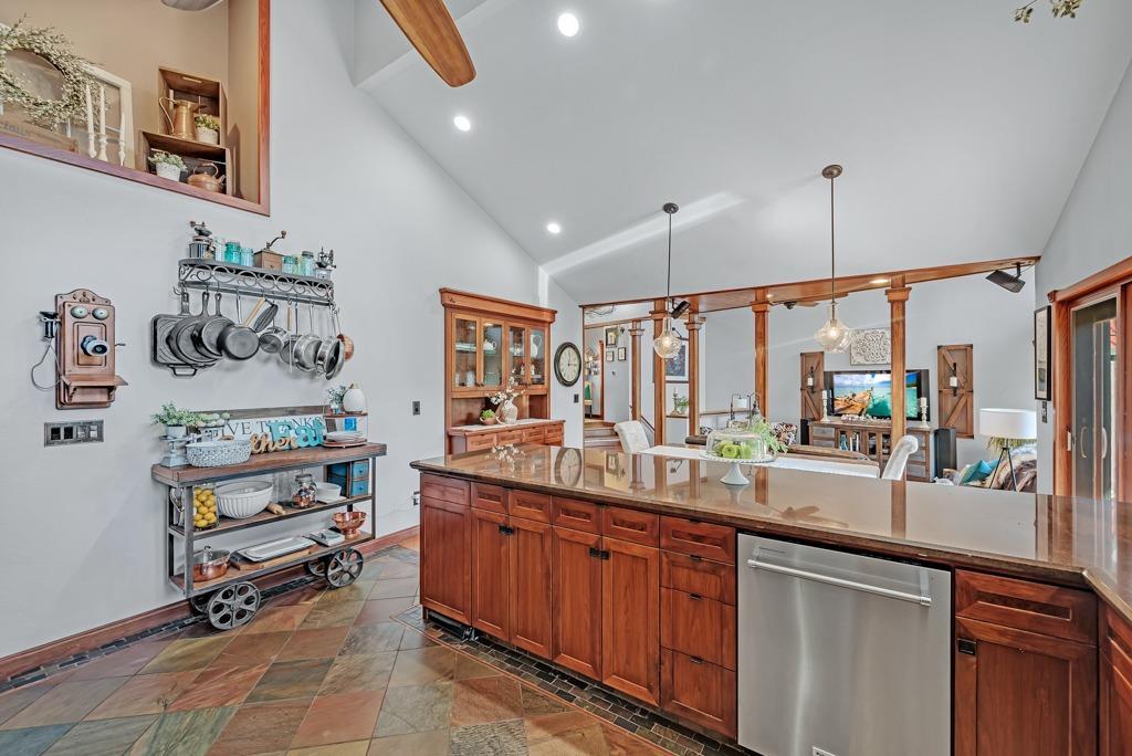 Placerville, California, 95667, United States, 3 Bedrooms Bedrooms, ,3 BathroomsBathrooms,Residential,For Sale,1923043