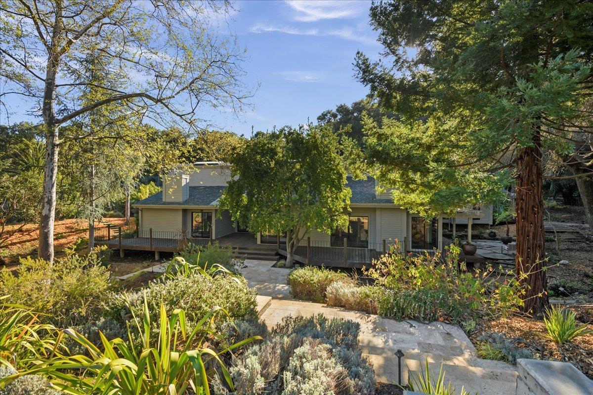 Los Altos Hills, California, 94022, United States, 5 Bedrooms Bedrooms, ,5 BathroomsBathrooms,Residential,For Sale,1907317