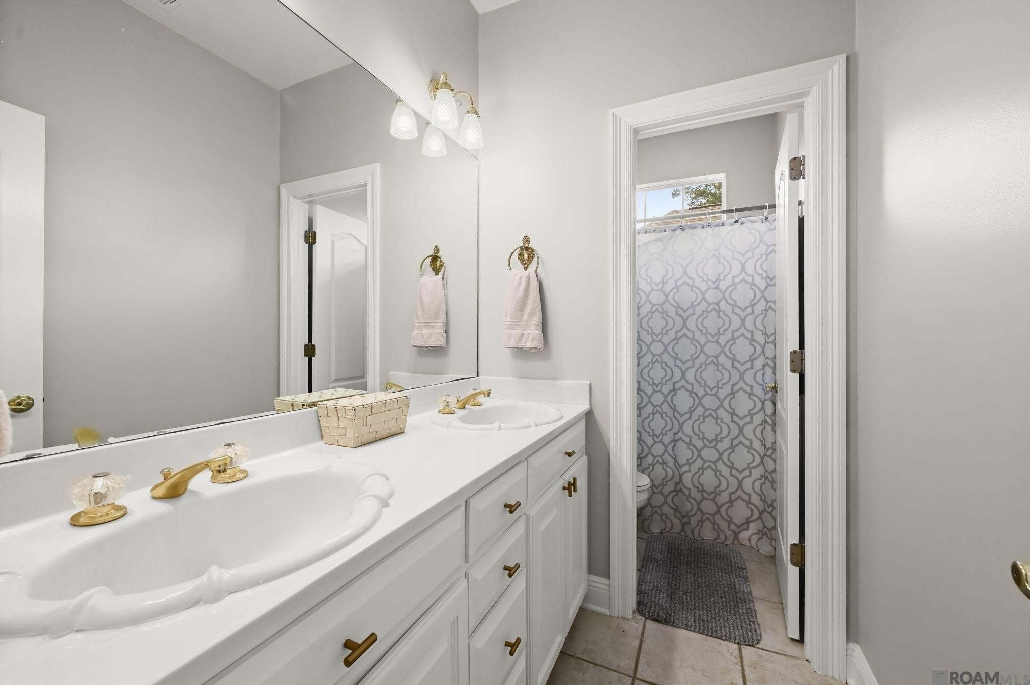 Baton Rouge, Louisiana, 70810, United States, 4 Bedrooms Bedrooms, ,3 BathroomsBathrooms,Residential,For Sale,2037860