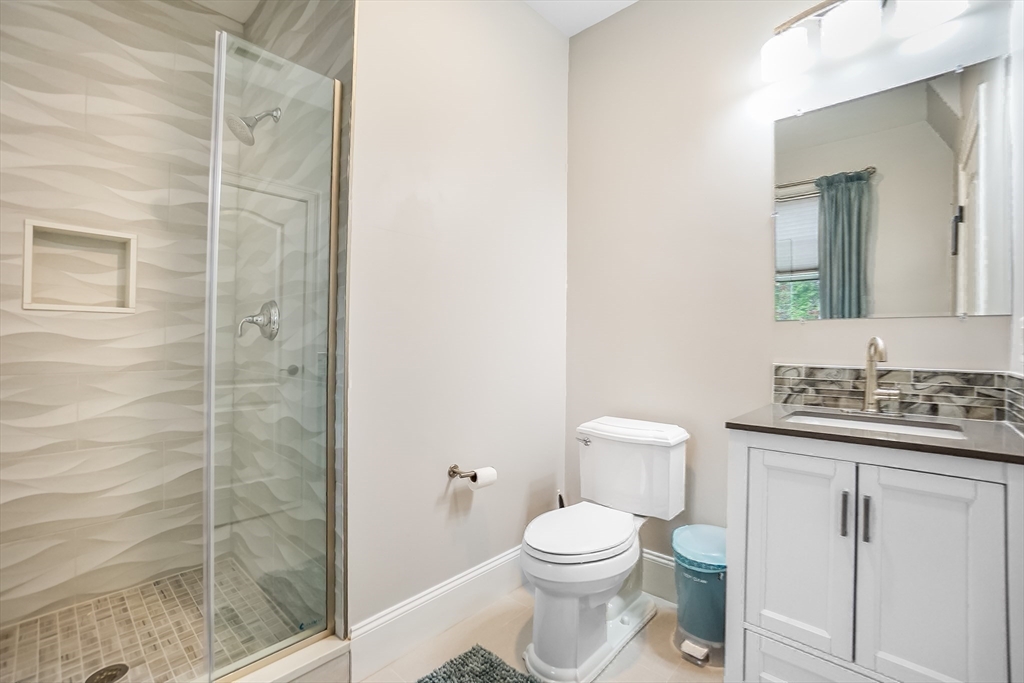 Newton, Massachusetts, 02460, United States, 4 Bedrooms Bedrooms, ,5 BathroomsBathrooms,Residential,For Sale,1982724