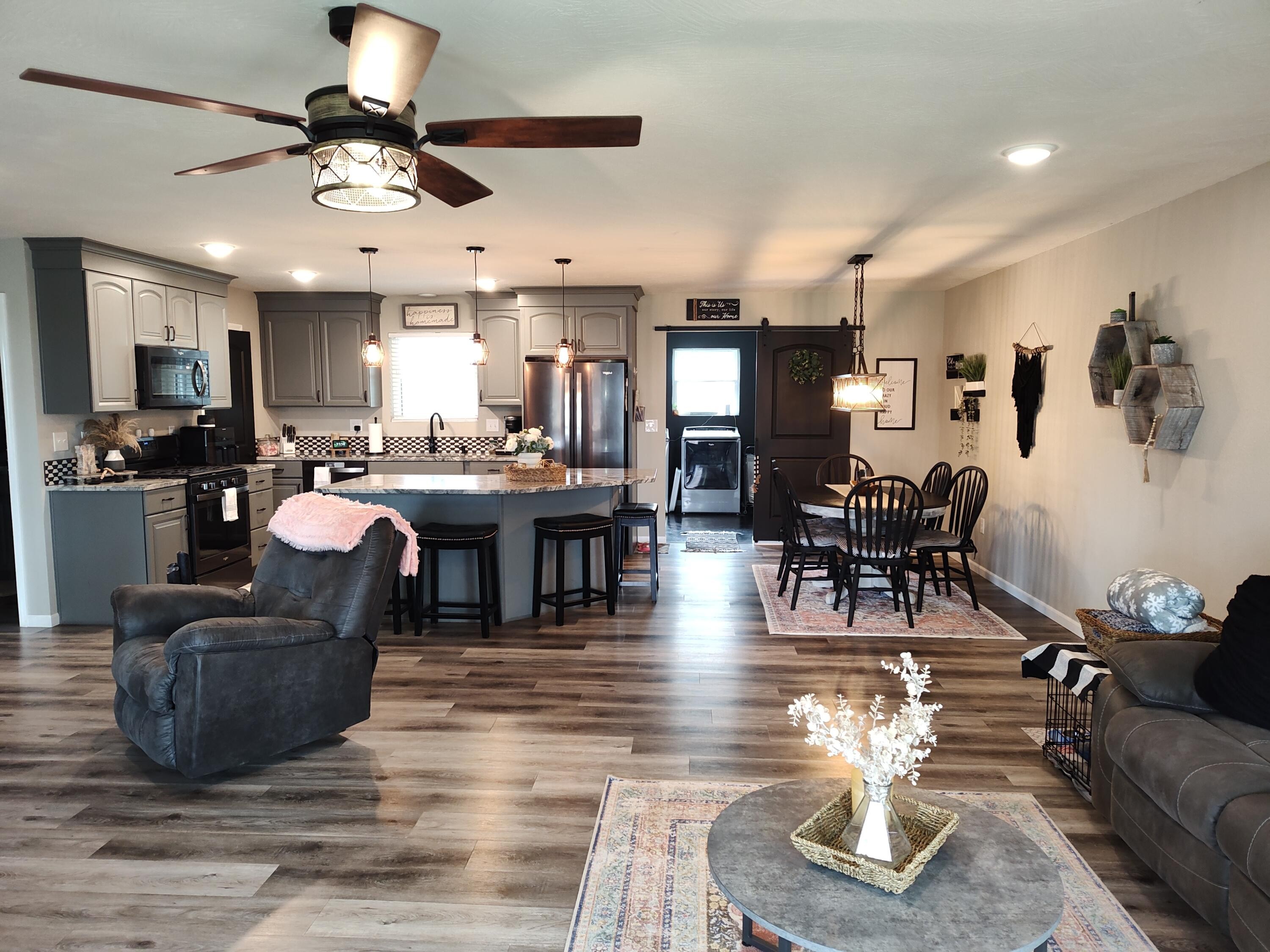 Bolivar, Missouri, 65613, United States, 2 Bedrooms Bedrooms, ,3 BathroomsBathrooms,Residential,For Sale,1975211