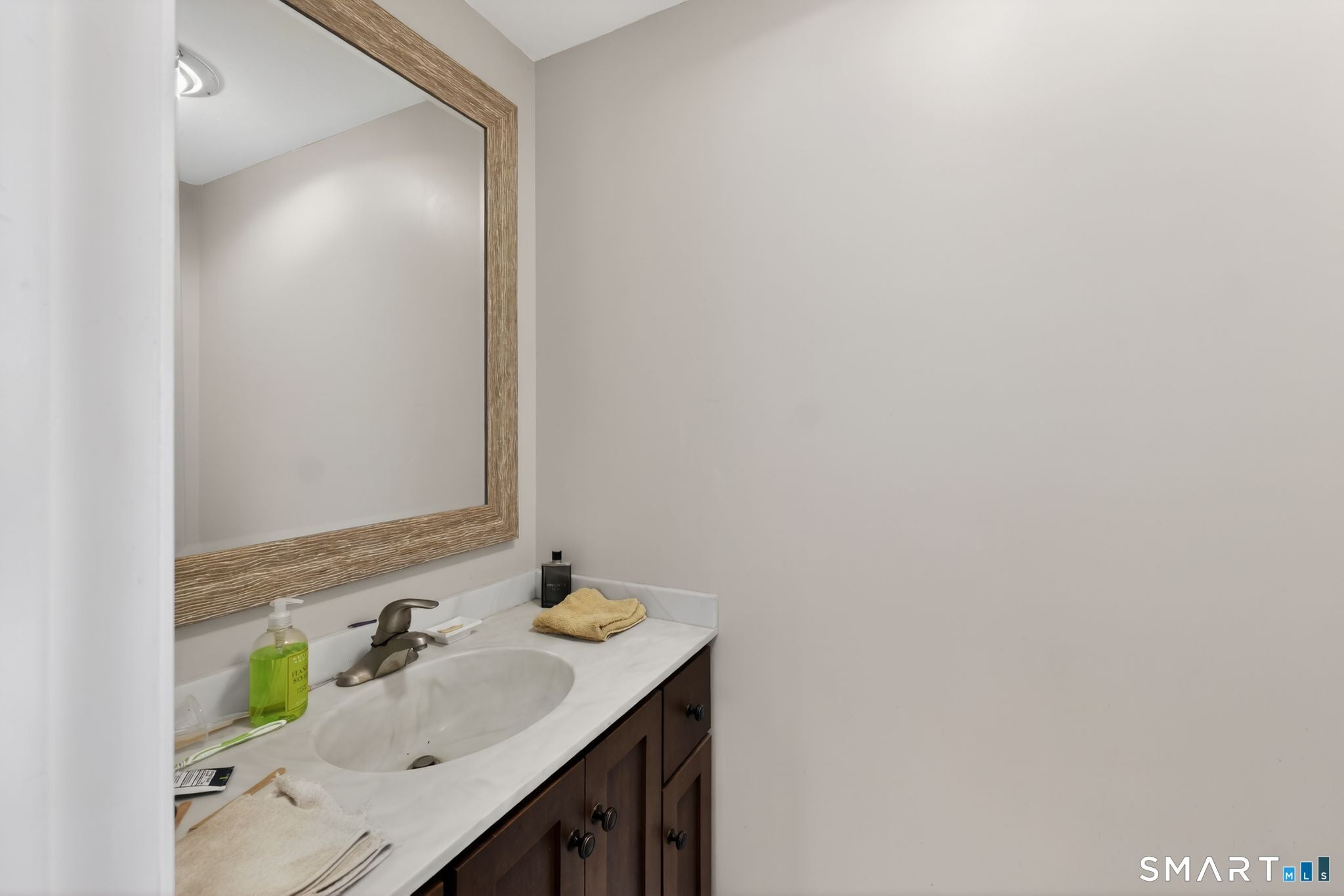 Tolland, Connecticut, 06084, United States, 3 Bedrooms Bedrooms, ,4 BathroomsBathrooms,Residential,For Sale,2043401