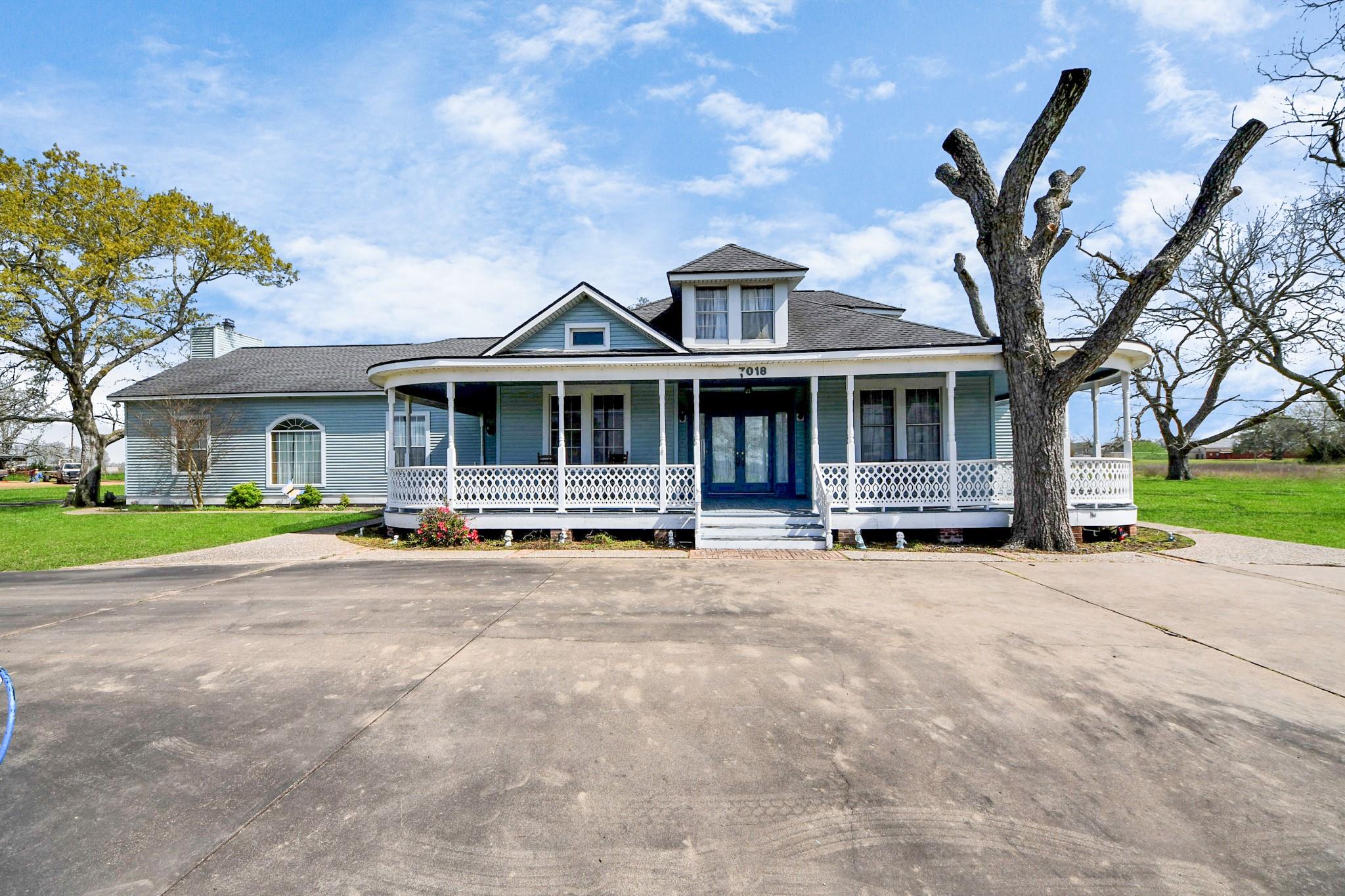 Wallis, Texas, 77485, United States, 3 Bedrooms Bedrooms, ,4 BathroomsBathrooms,Residential,For Sale,1928223