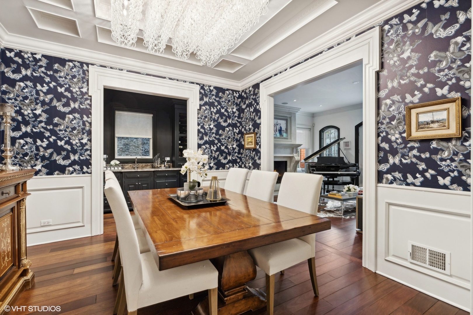 3830 N Wayne Avenue, Chicago, Illinois, 60613, United States, 6 Bedrooms Bedrooms, ,6 BathroomsBathrooms,Residential,For Sale,3830 N Wayne Avenue,1628817