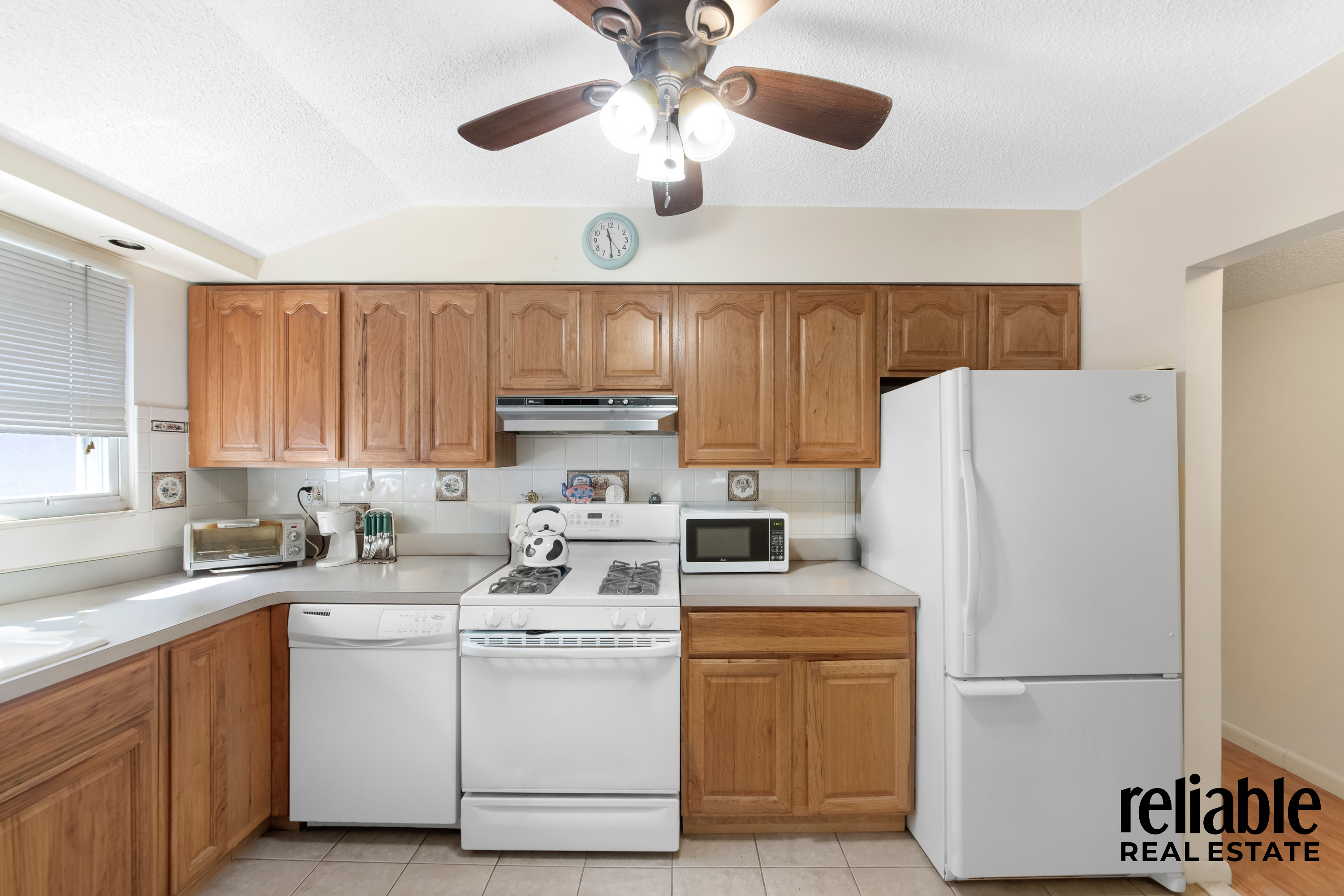 Bayside, New York, 11361, United States, 3 Bedrooms Bedrooms, ,3 BathroomsBathrooms,Residential,For Sale,1942287