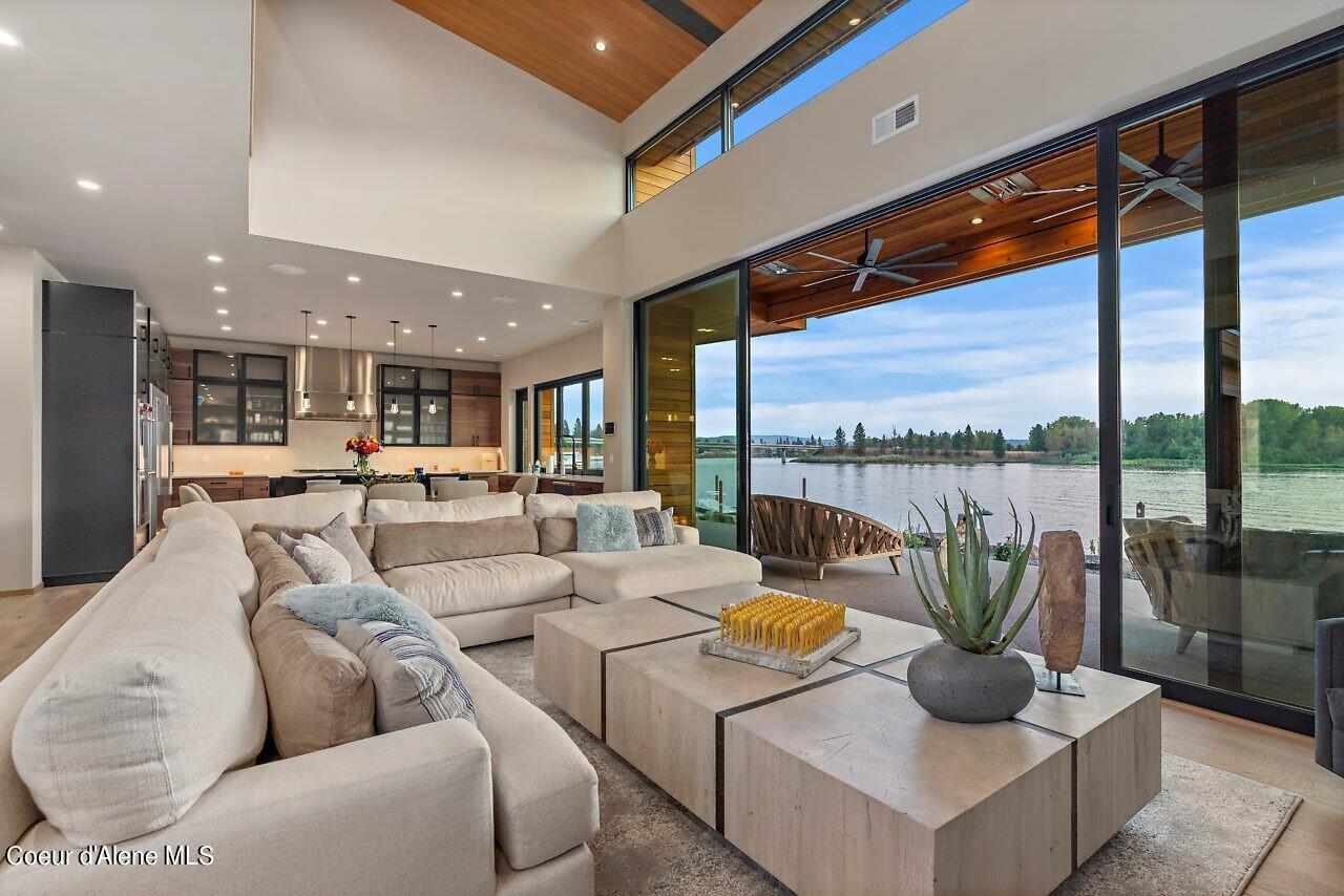 Coeur d'Alene, Idaho, 83814, United States, 4 Bedrooms Bedrooms, ,4 BathroomsBathrooms,Residential,For Sale,1908048