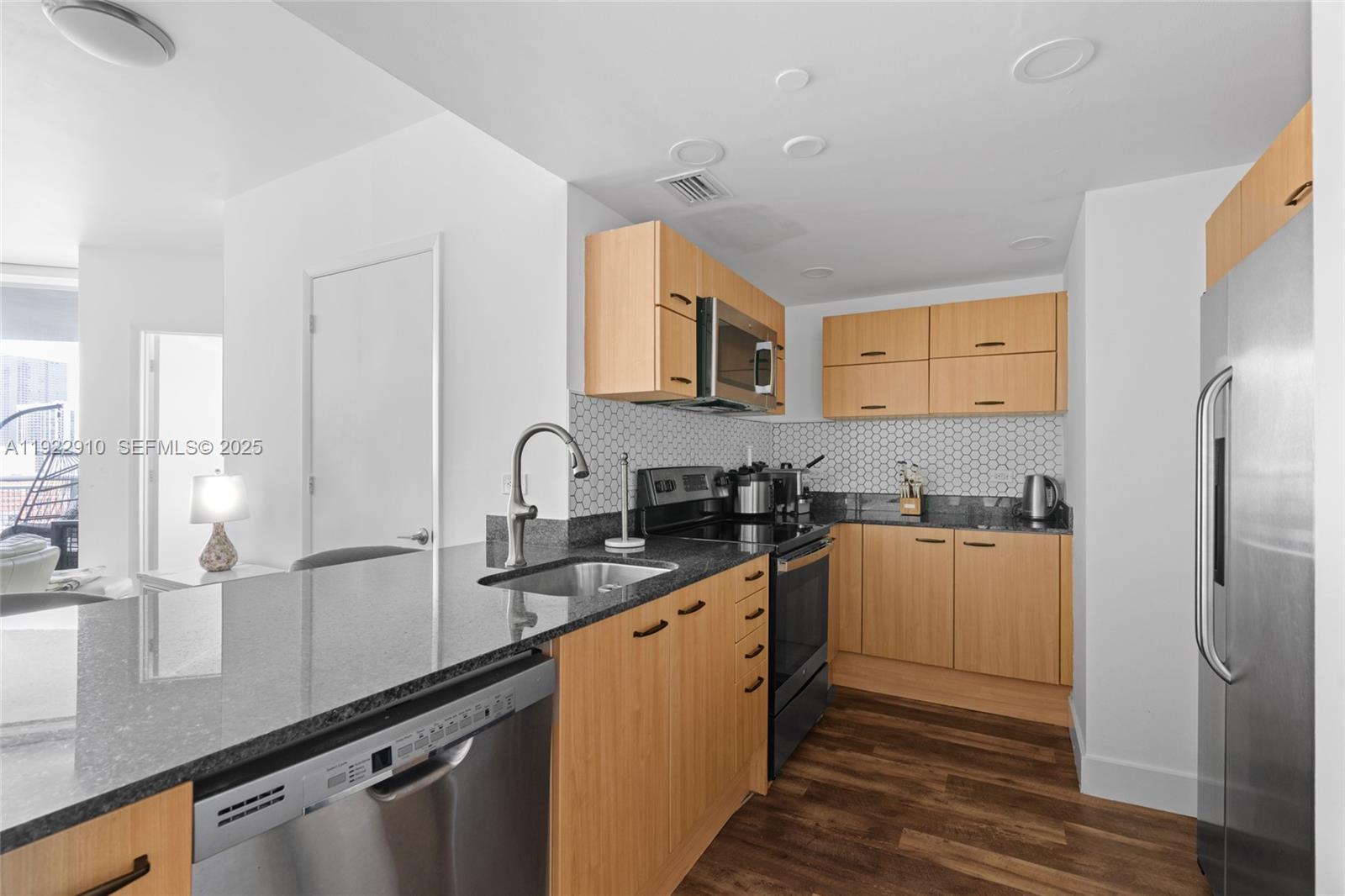 Miami, Florida, 33130, United States, 2 Bedrooms Bedrooms, ,2 BathroomsBathrooms,Residential,For Sale,2000565