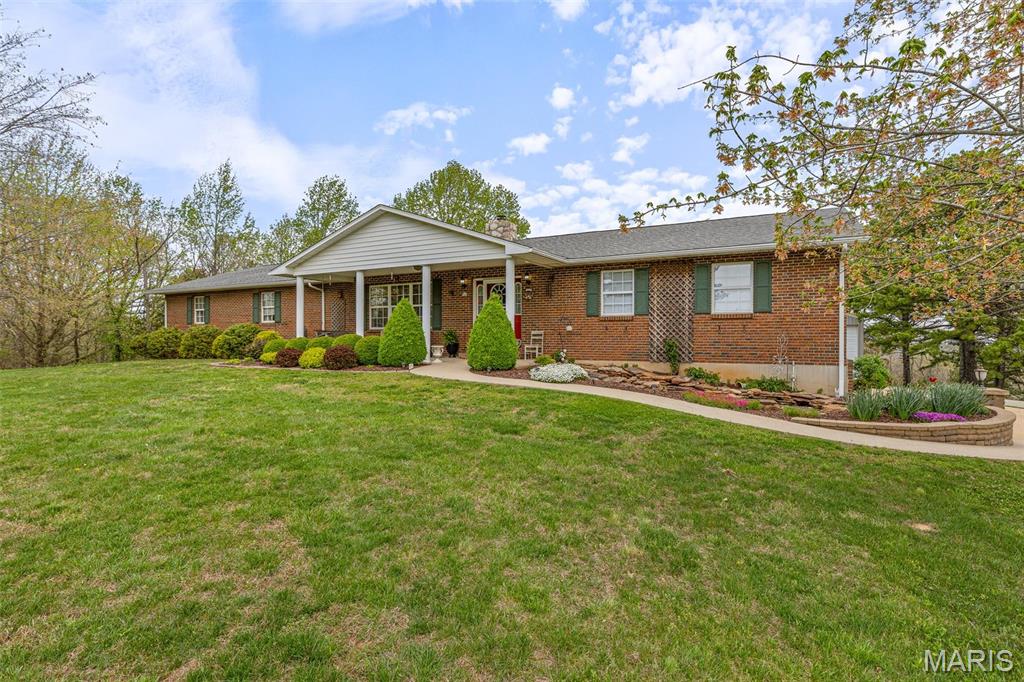 Farmington, Missouri, 63640, United States, 4 Bedrooms Bedrooms, ,3 BathroomsBathrooms,Residential,For Sale,1941808