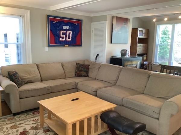 Woburn, Massachusetts, 01801, United States, 4 Bedrooms Bedrooms, ,2 BathroomsBathrooms,Residential,For Sale,1921739