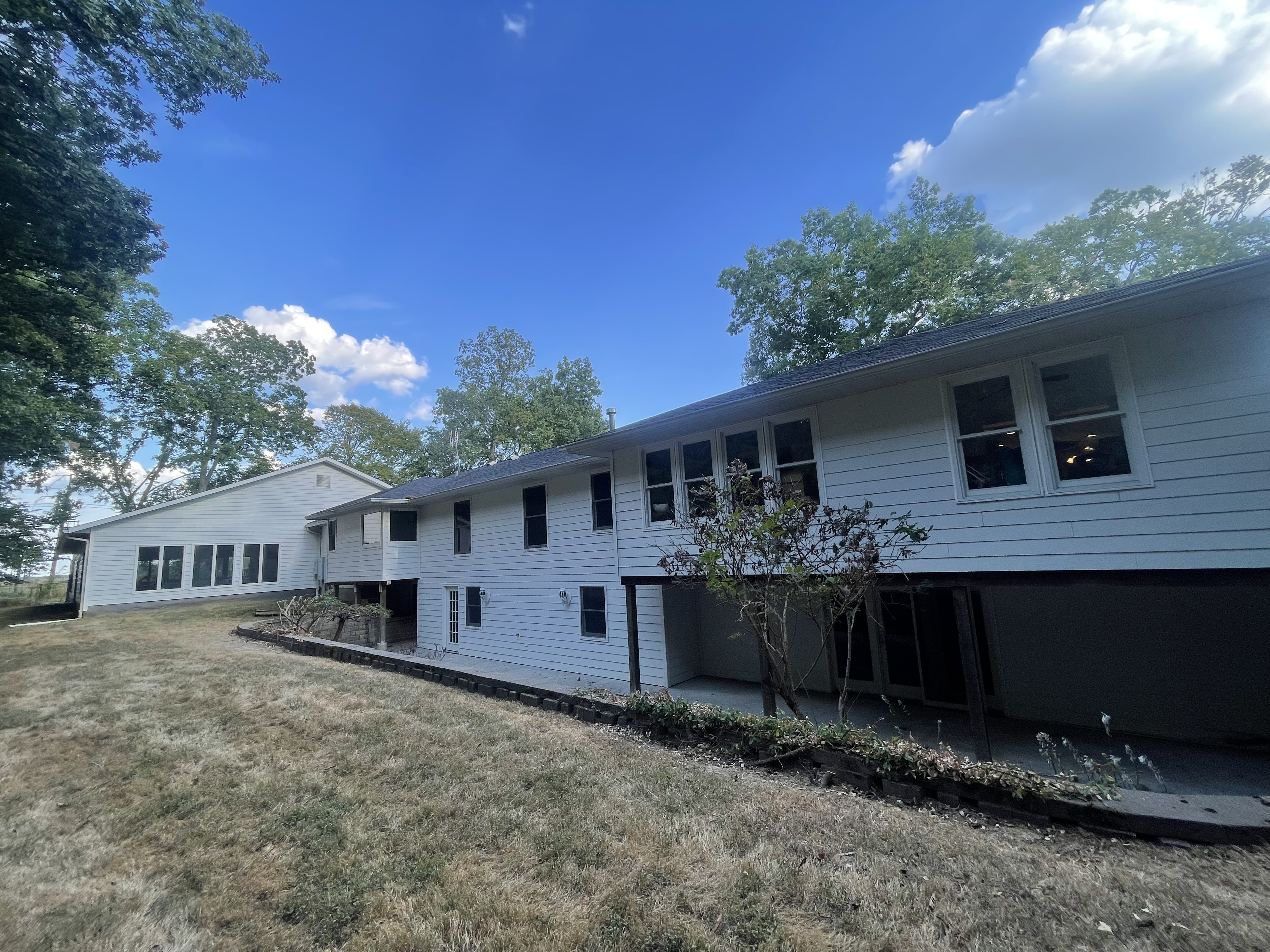 Murphysboro, Illinois, 62966, United States, 5 Bedrooms Bedrooms, ,6 BathroomsBathrooms,Residential,For Sale,1977081