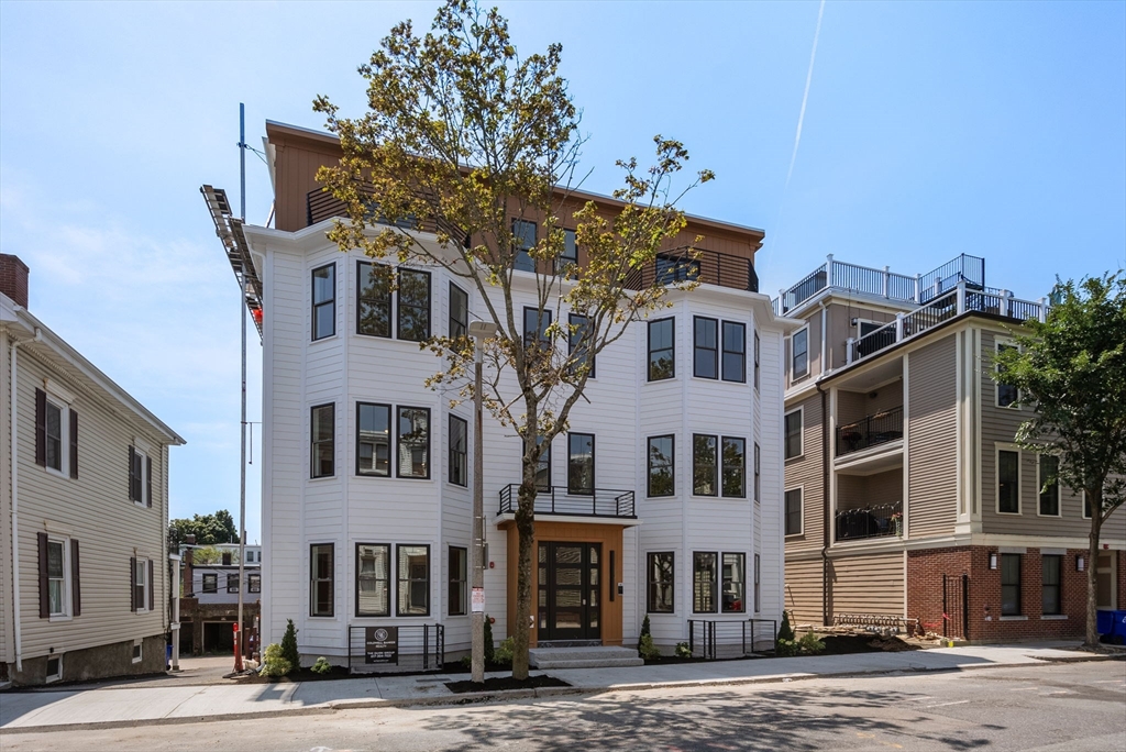 Boston, Massachusetts, 02127, United States, 2 Bedrooms Bedrooms, ,2 BathroomsBathrooms,Residential,For Sale,1951158