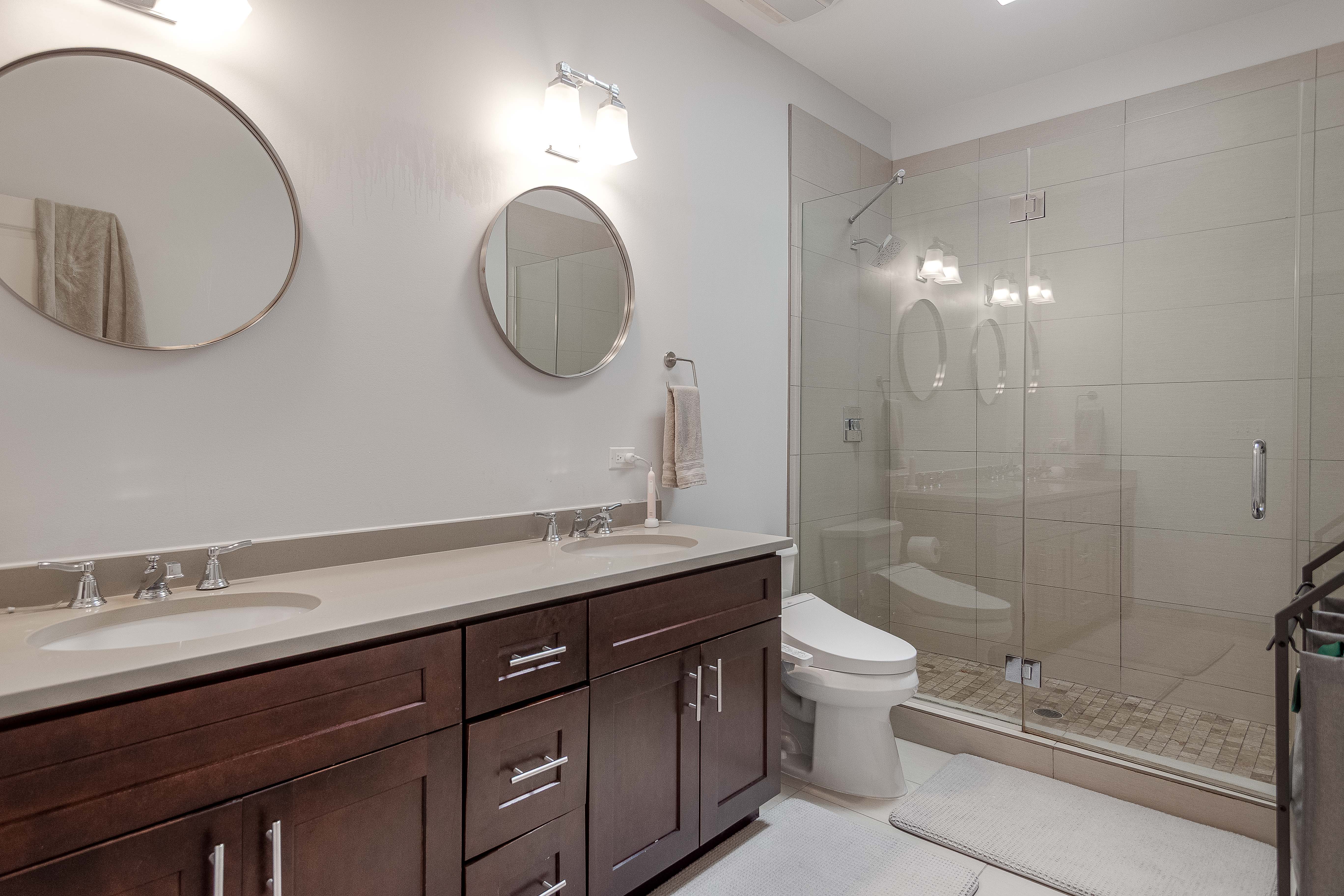  Spacious 2014-Built Single Family Home on an Extra-Wide 30