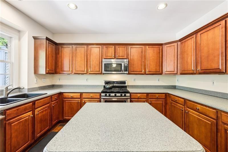 Cumming, Georgia, 30041, United States, 5 Bedrooms Bedrooms, ,4 BathroomsBathrooms,Residential,For Sale,2015955
